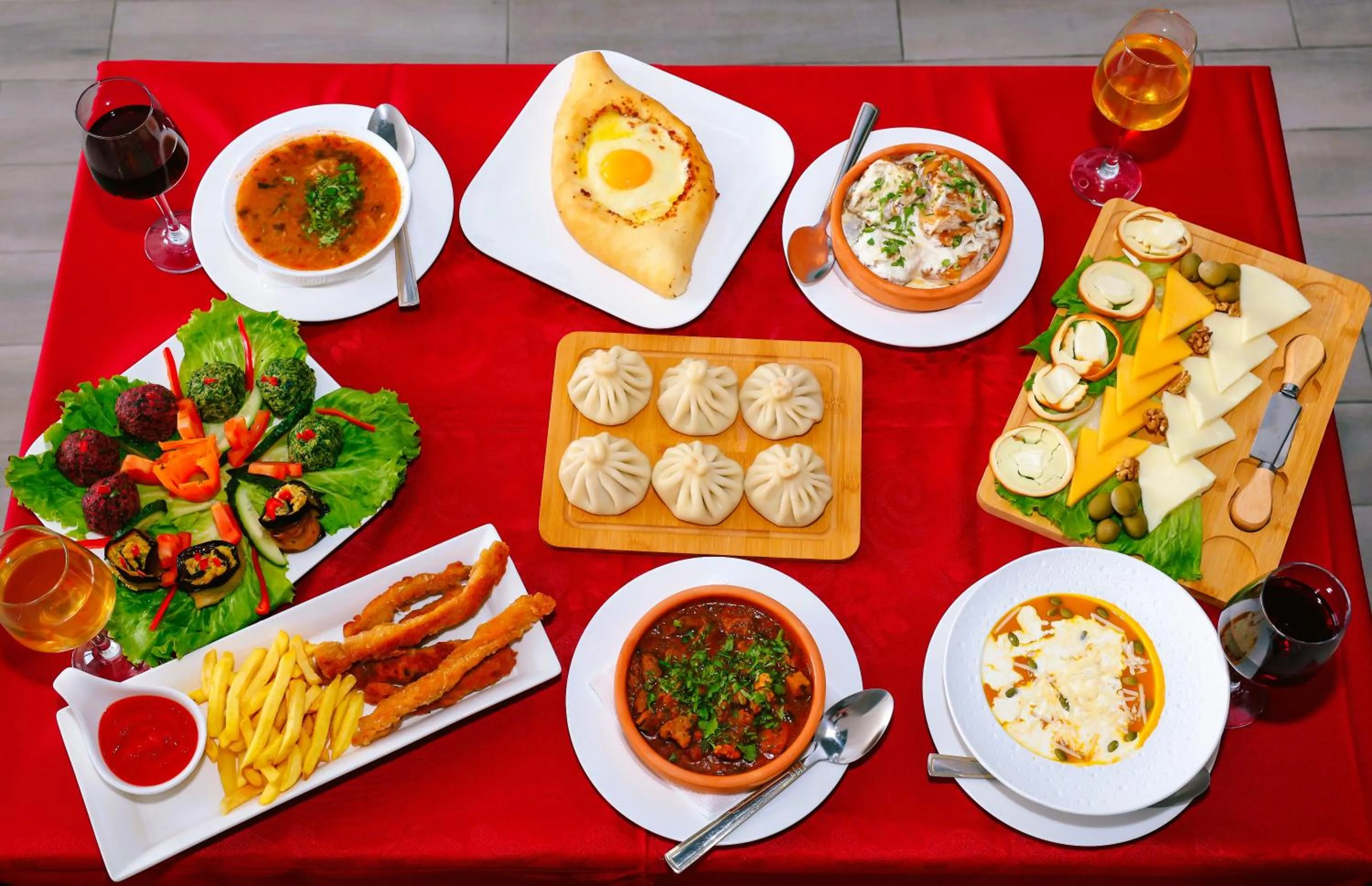 Restaurant/places to eat in Dandelion Hotel Gudauri