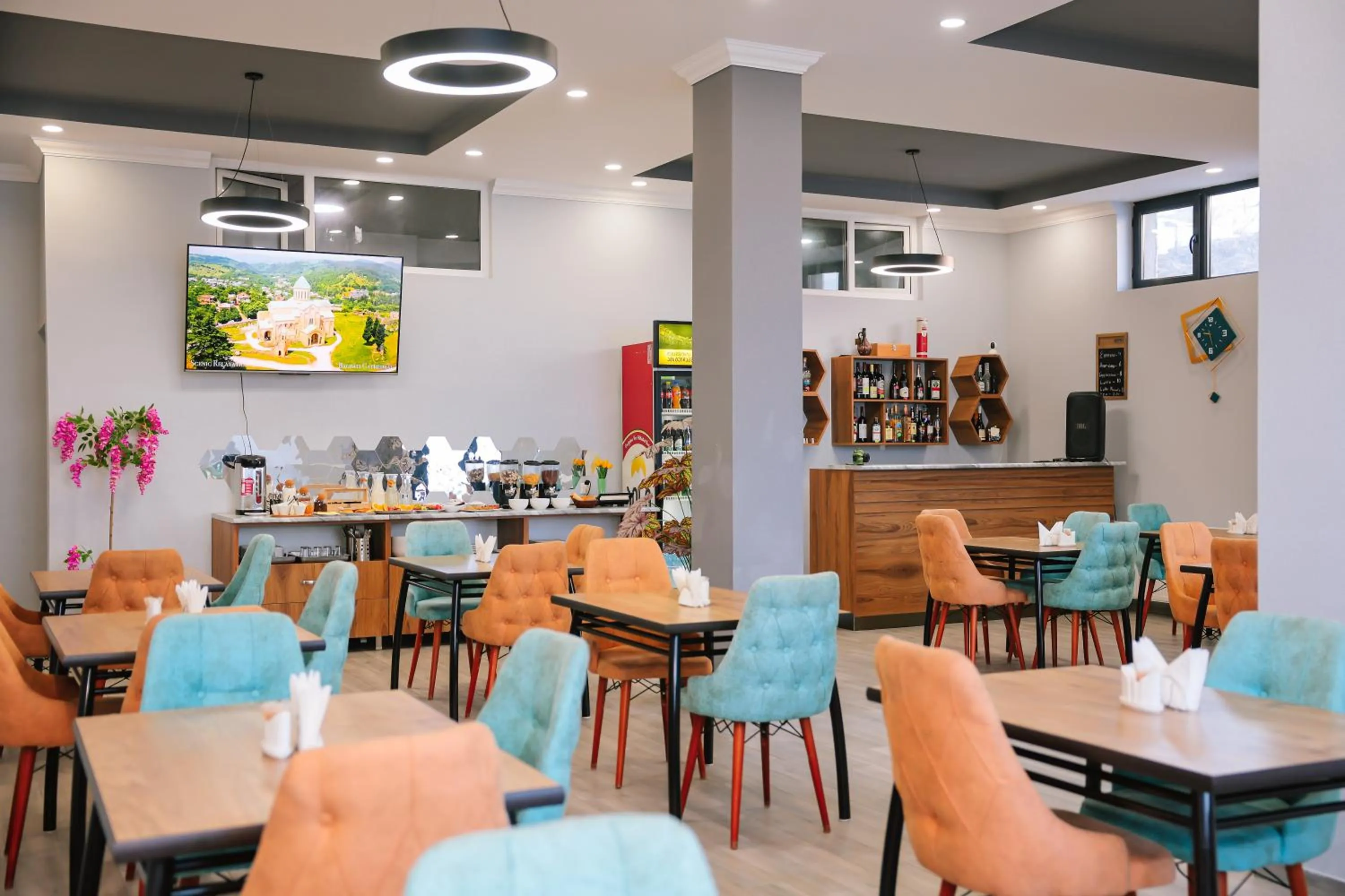 Restaurant/places to eat in Dandelion Hotel Gudauri