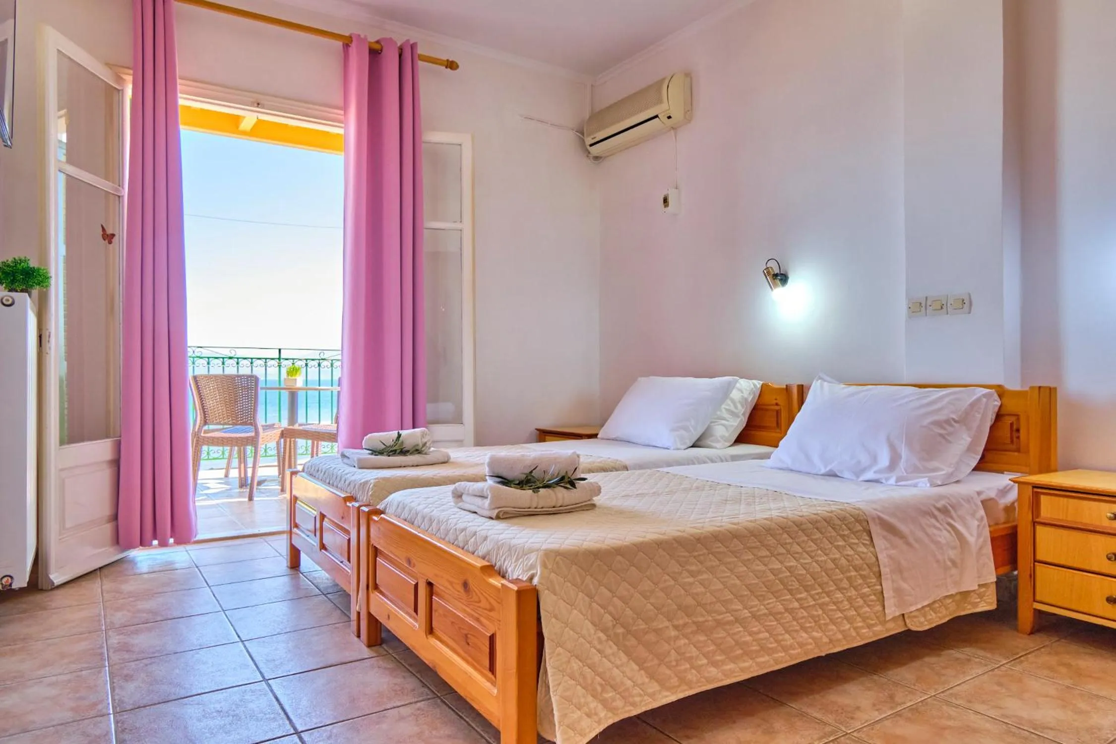 Bed in Nikos Kalamaki Corfu