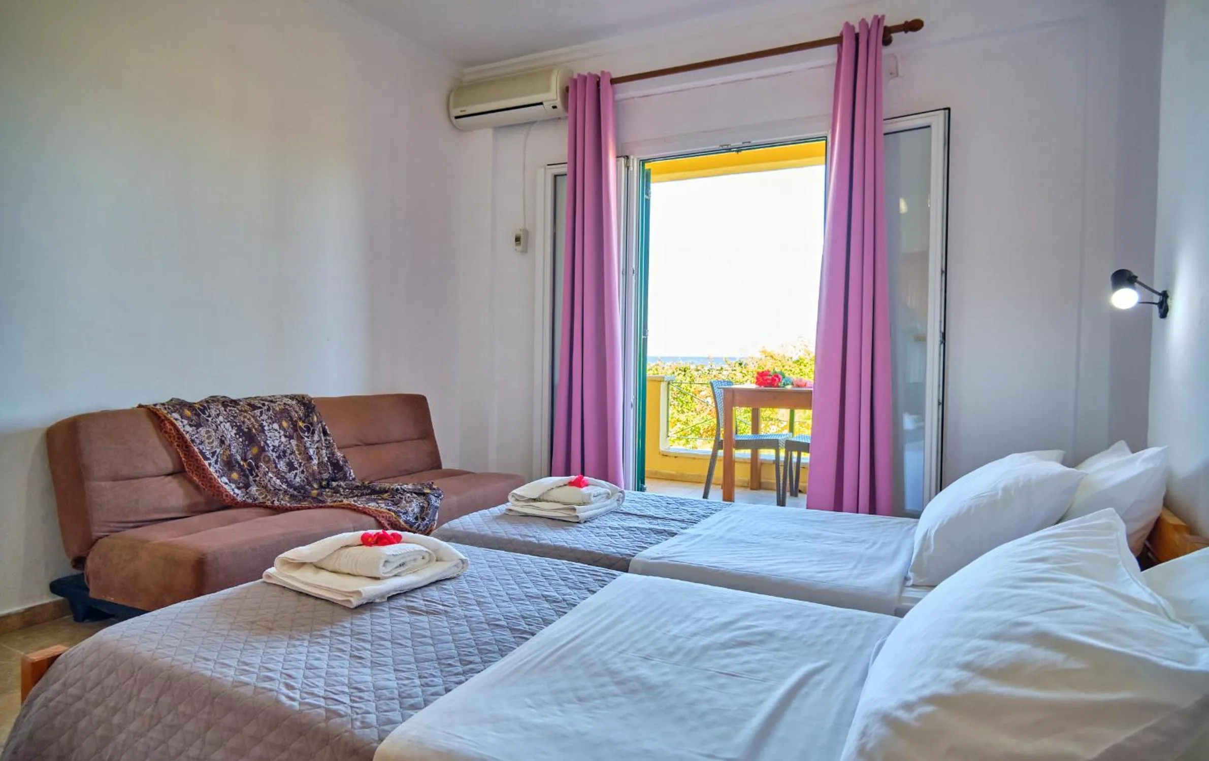 Bed in Nikos Kalamaki Corfu