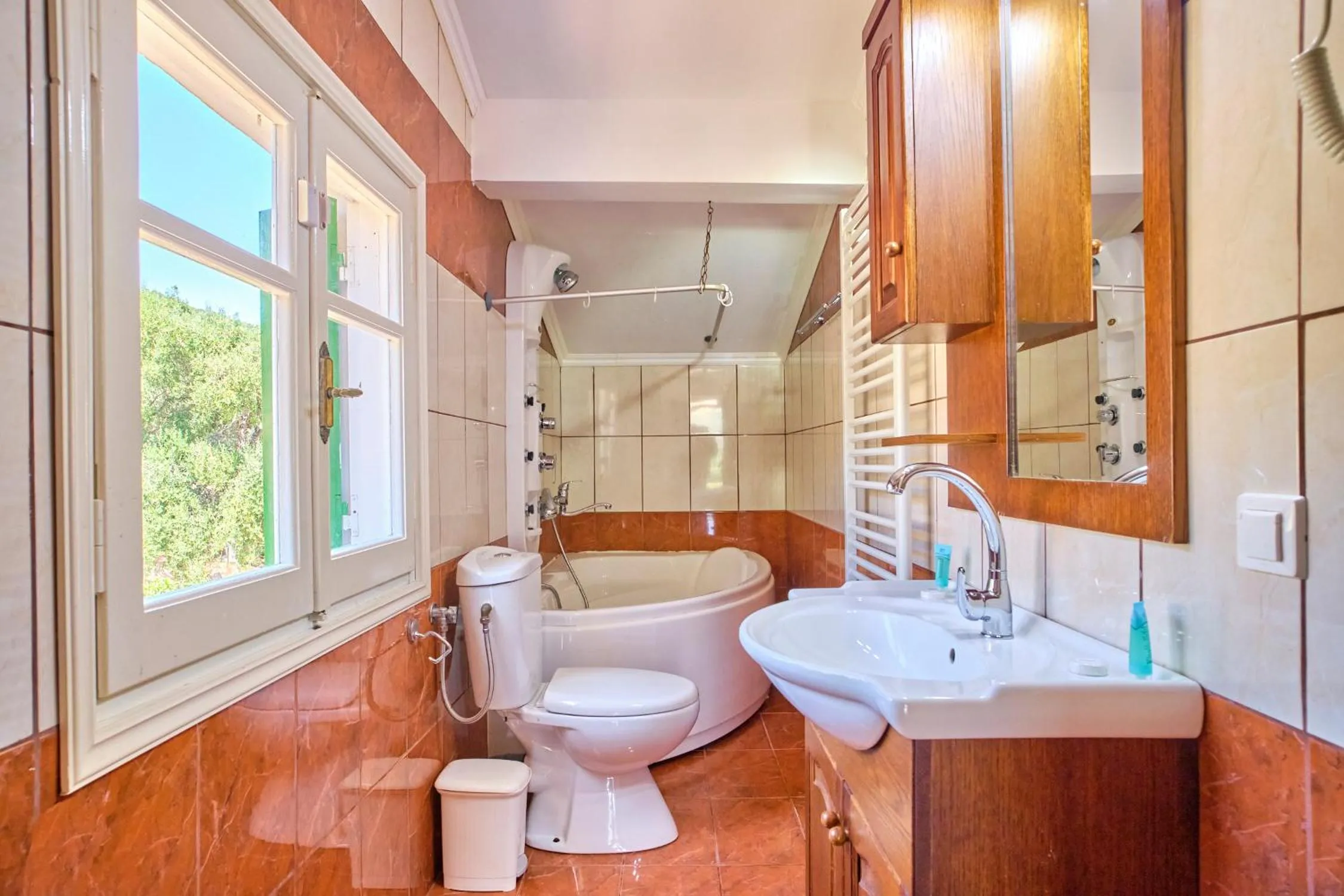 Toilet in Nikos Kalamaki Corfu