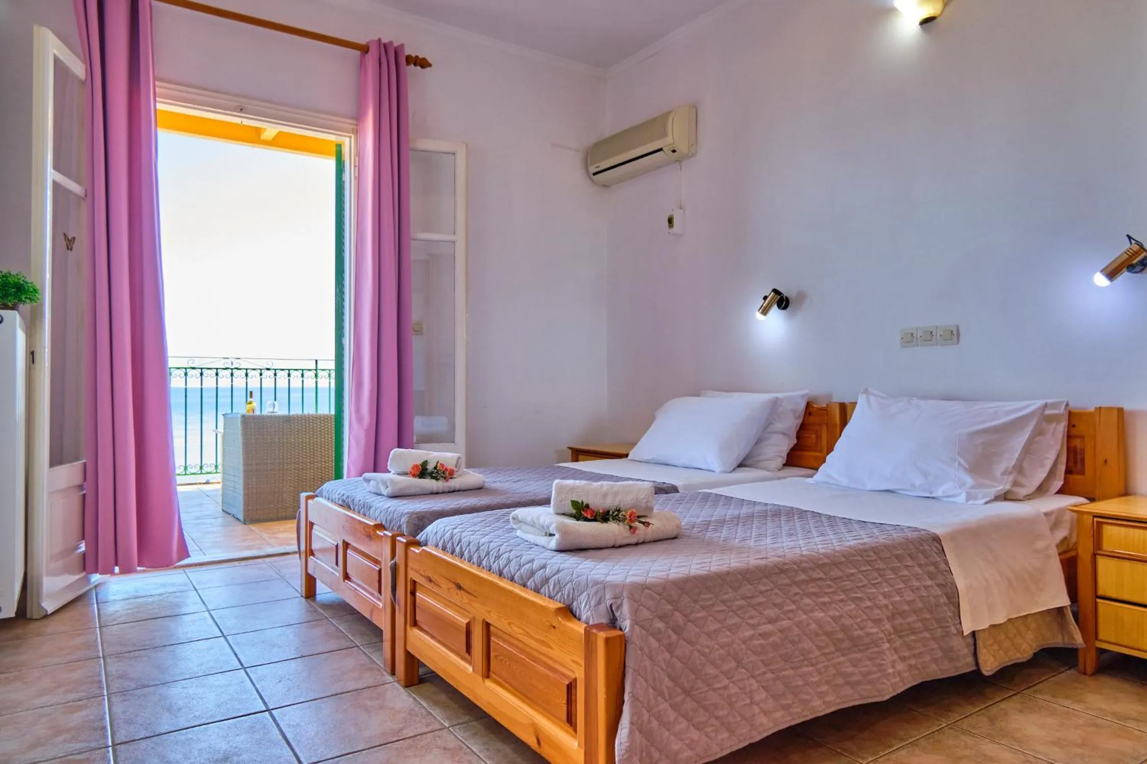 Bed in Nikos Kalamaki Corfu