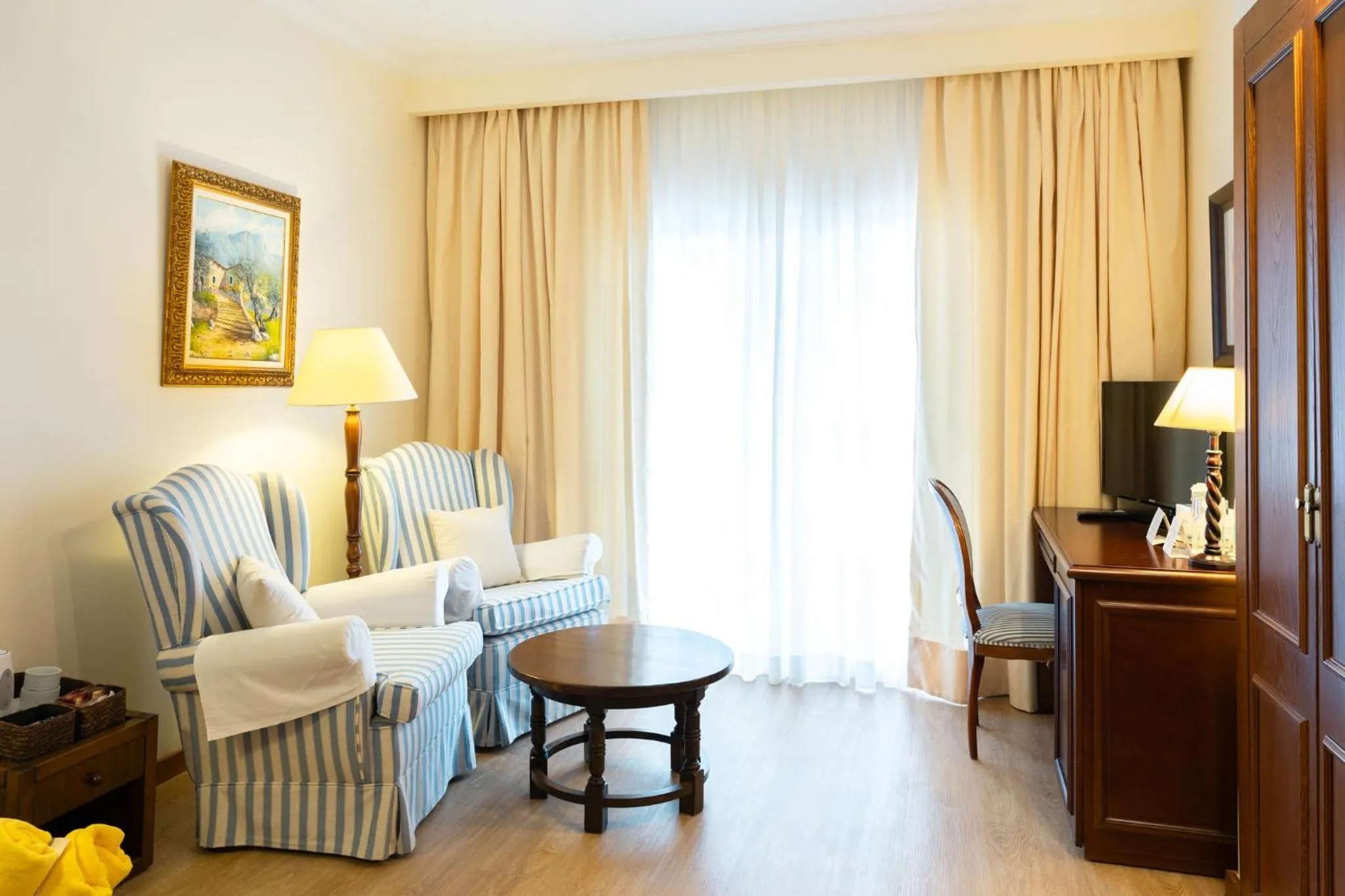 Bed in Hotel Bon Sol Resort & Spa