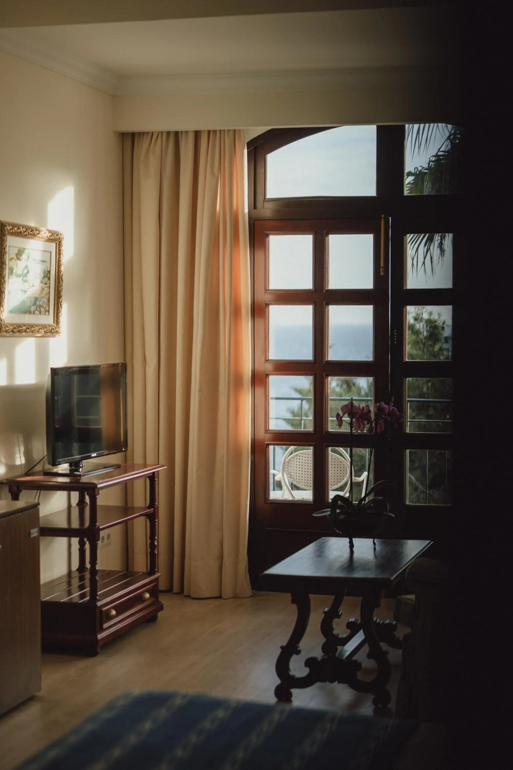 Bed in Hotel Bon Sol Resort & Spa