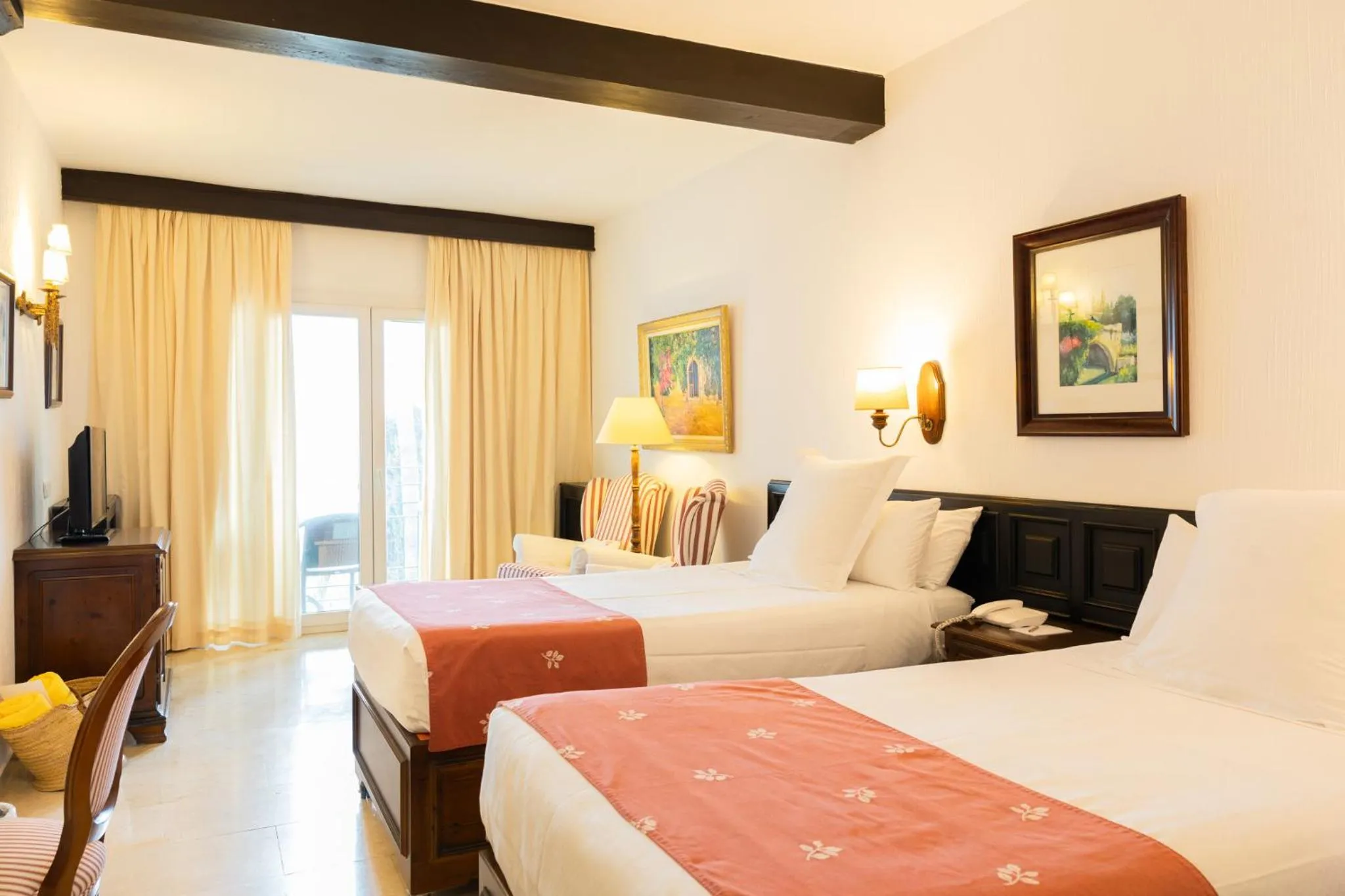 Bed in Hotel Bon Sol Resort & Spa