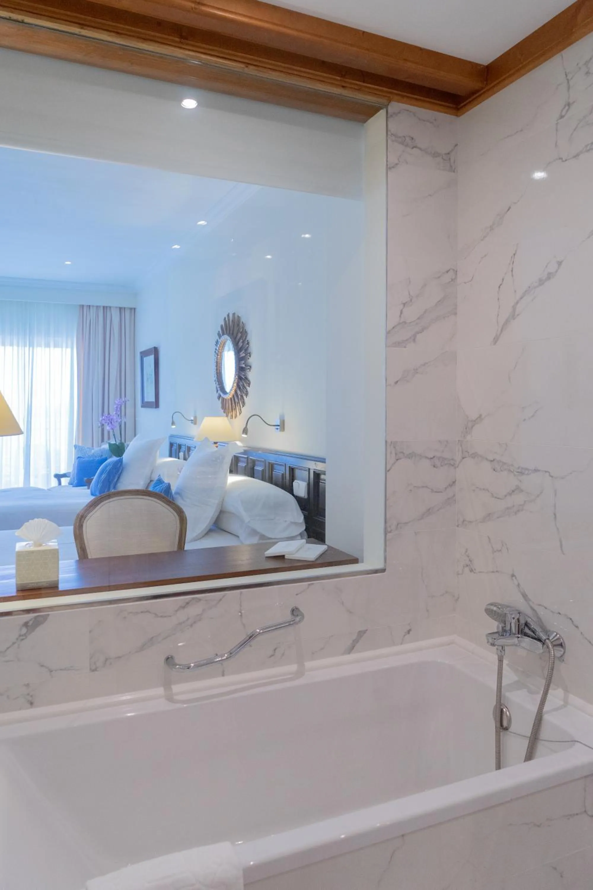 Photo of the whole room, Bed in Hotel Bon Sol Resort & Spa