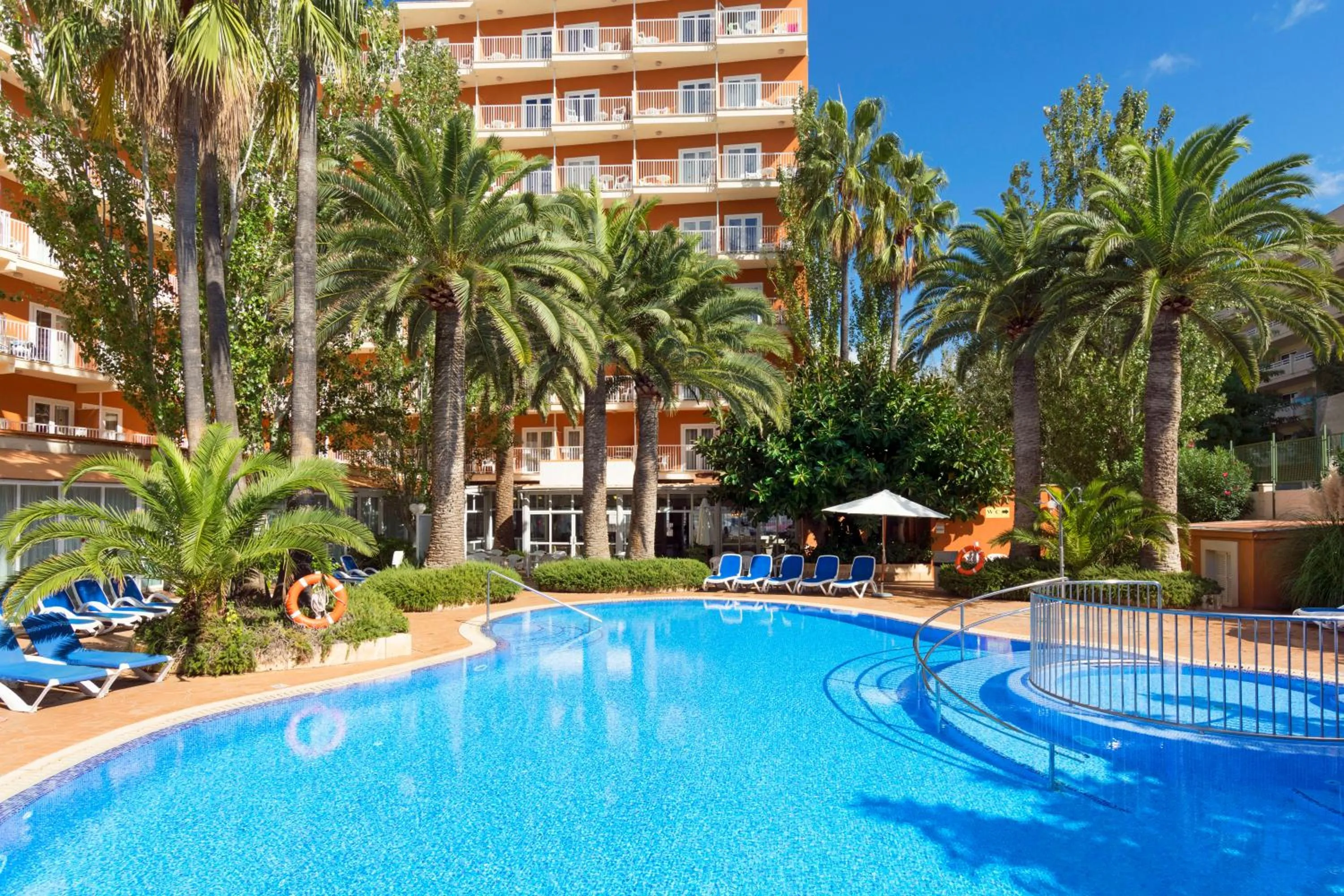 Swimming pool in HSM Don Juan