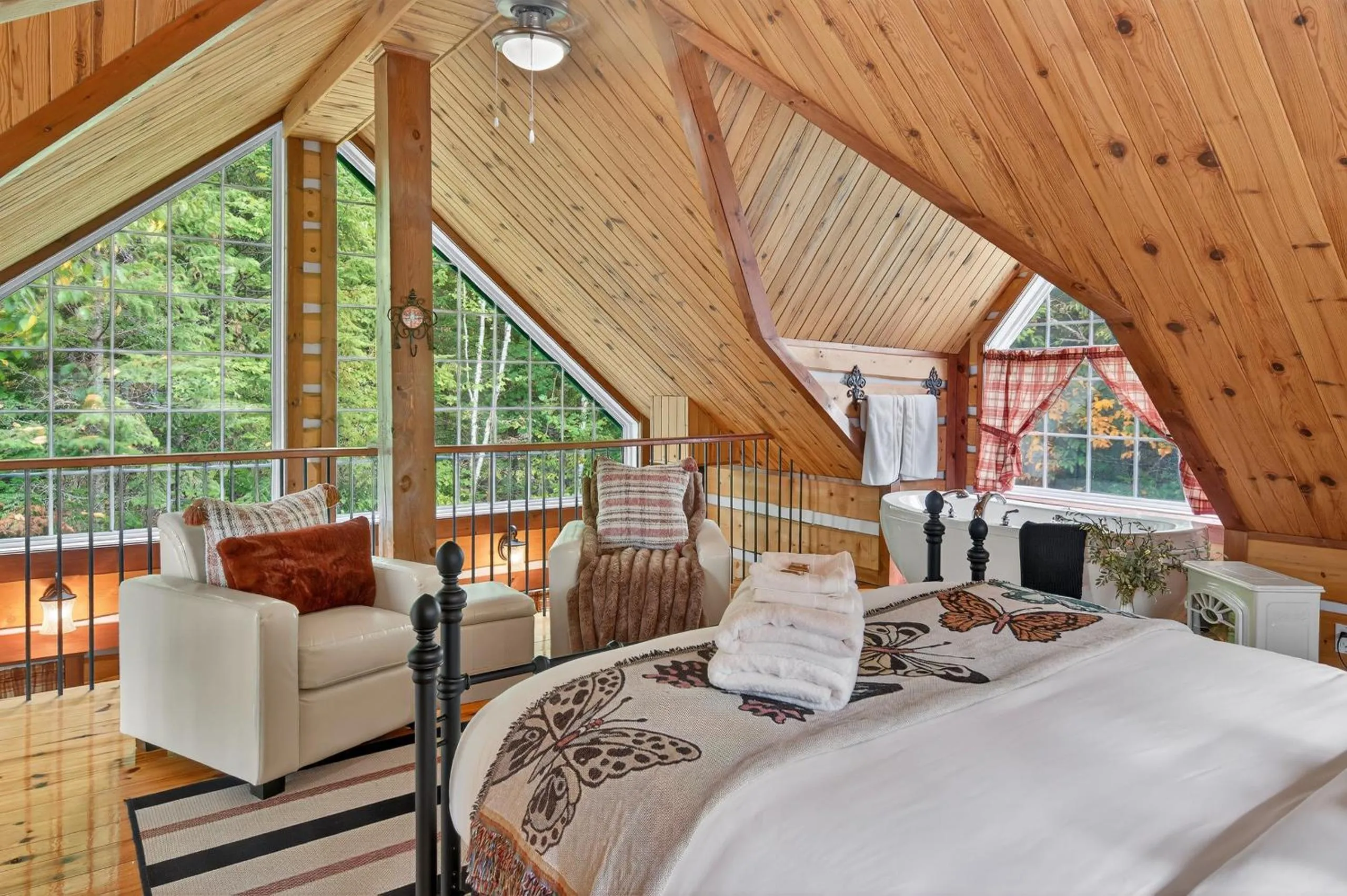 Domaine Rivière Sacacomie Chalets et Bed and Breakfast -Manoir Canergie