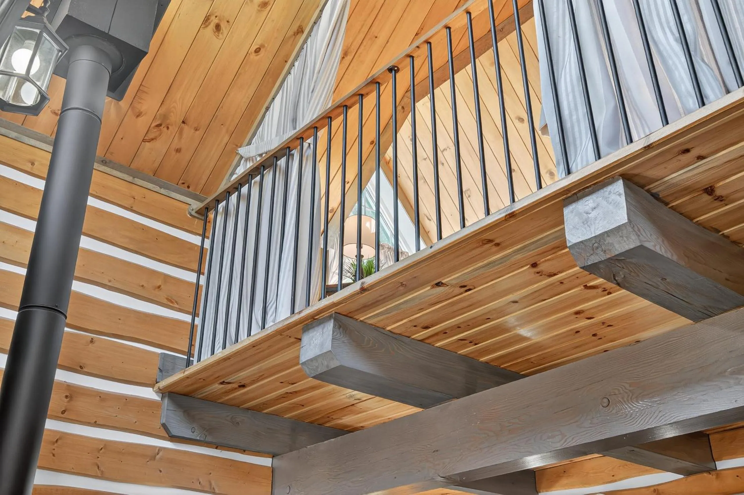 Domaine Rivière Sacacomie Chalets et Bed and Breakfast -Manoir Canergie