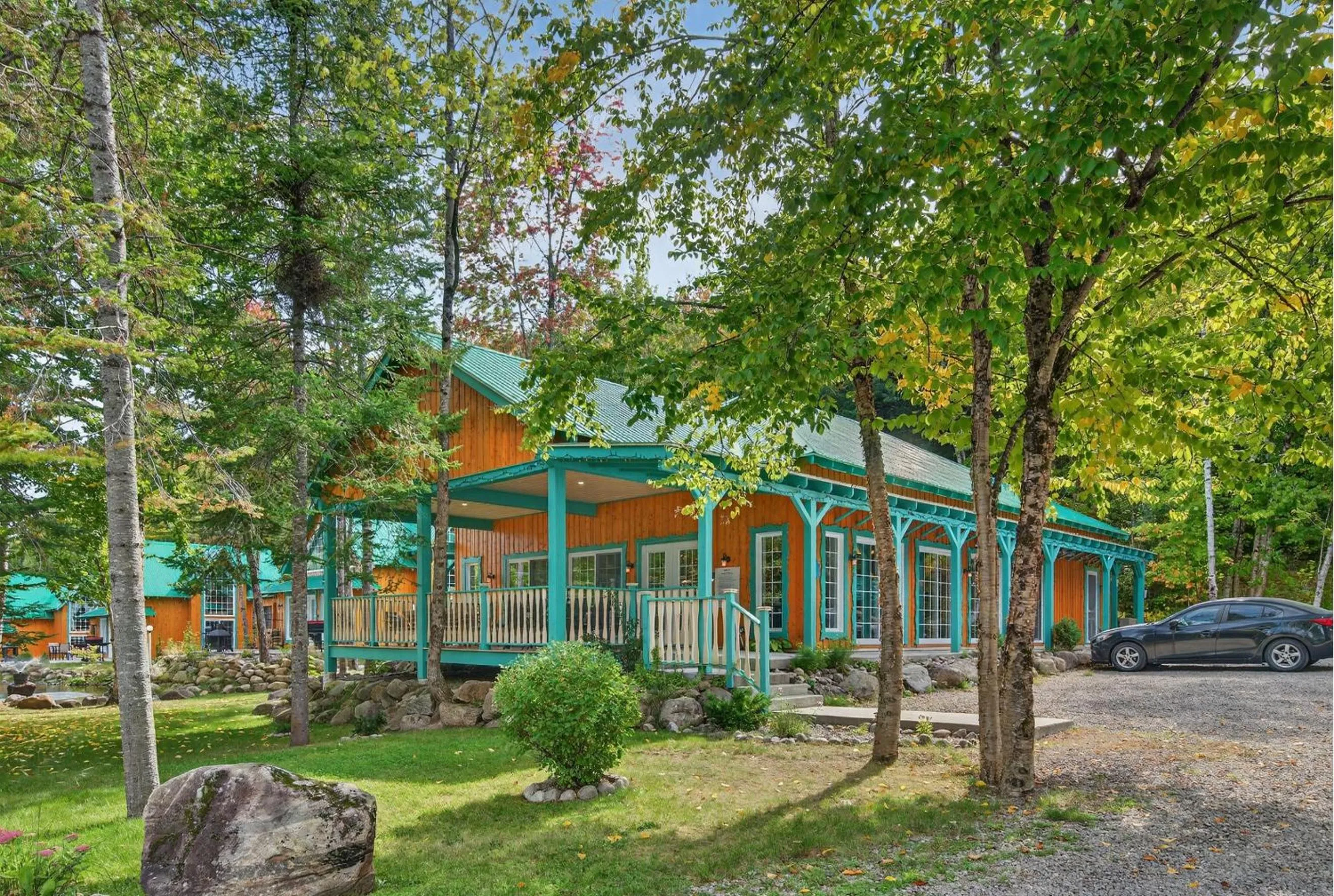 Domaine Rivière Sacacomie Chalets et Bed and Breakfast -Manoir Canergie