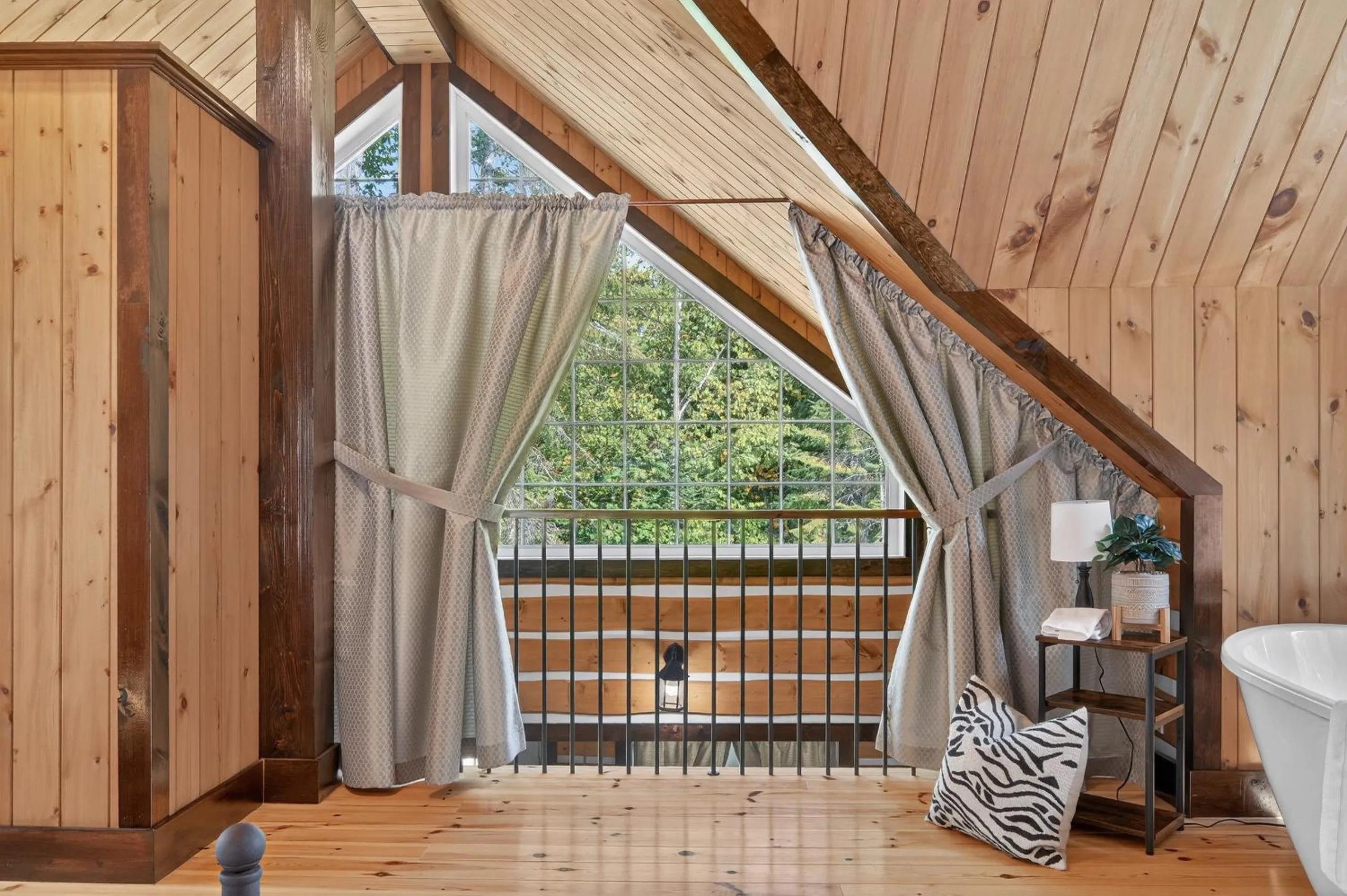 Domaine Rivière Sacacomie Chalets et Bed and Breakfast -Manoir Canergie