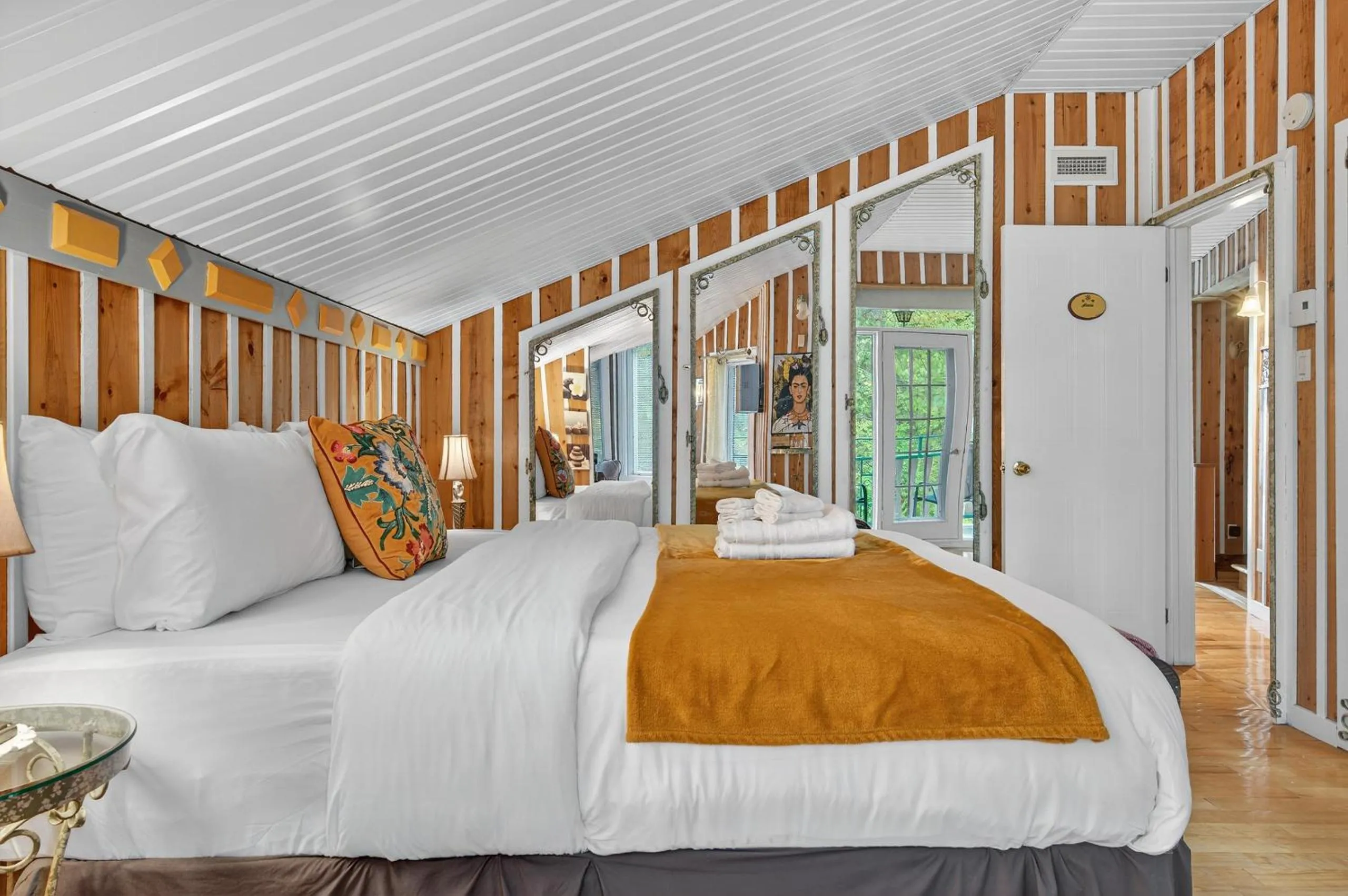 Domaine Rivière Sacacomie Chalets et Bed and Breakfast -Manoir Canergie