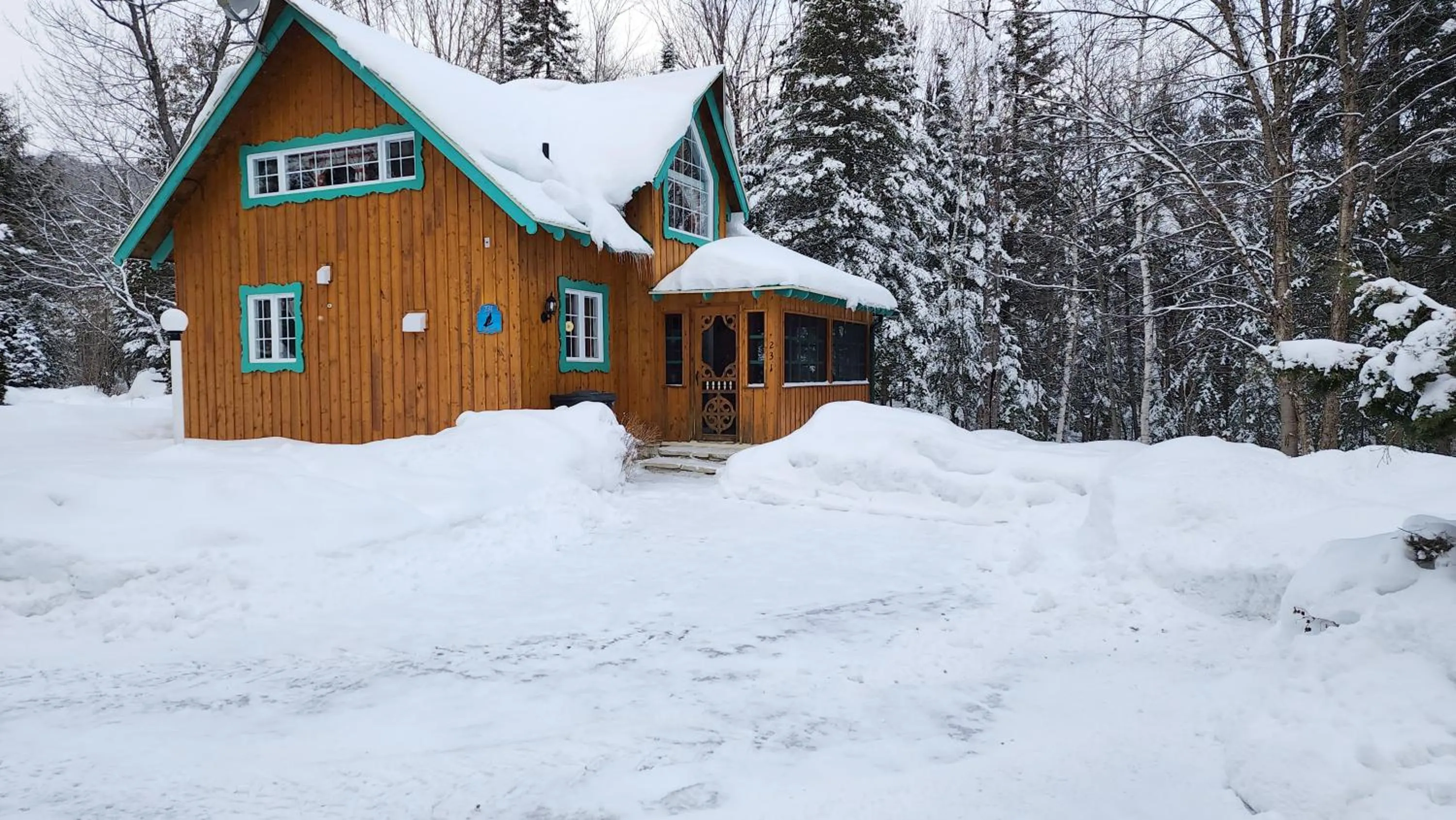 Domaine Rivière Sacacomie Chalets et Bed and Breakfast -Manoir Canergie