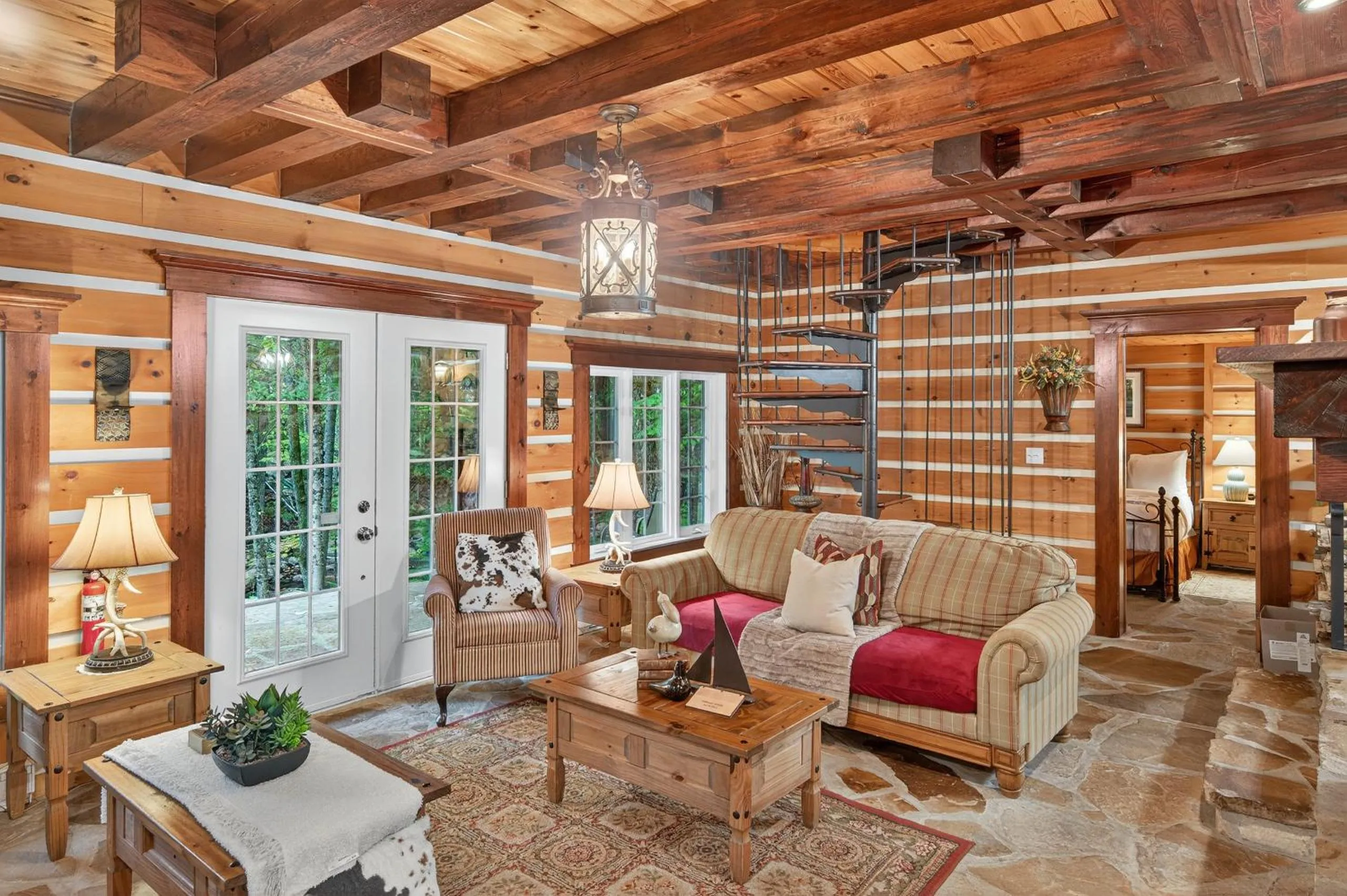 Domaine Rivière Sacacomie Chalets et Bed and Breakfast -Manoir Canergie