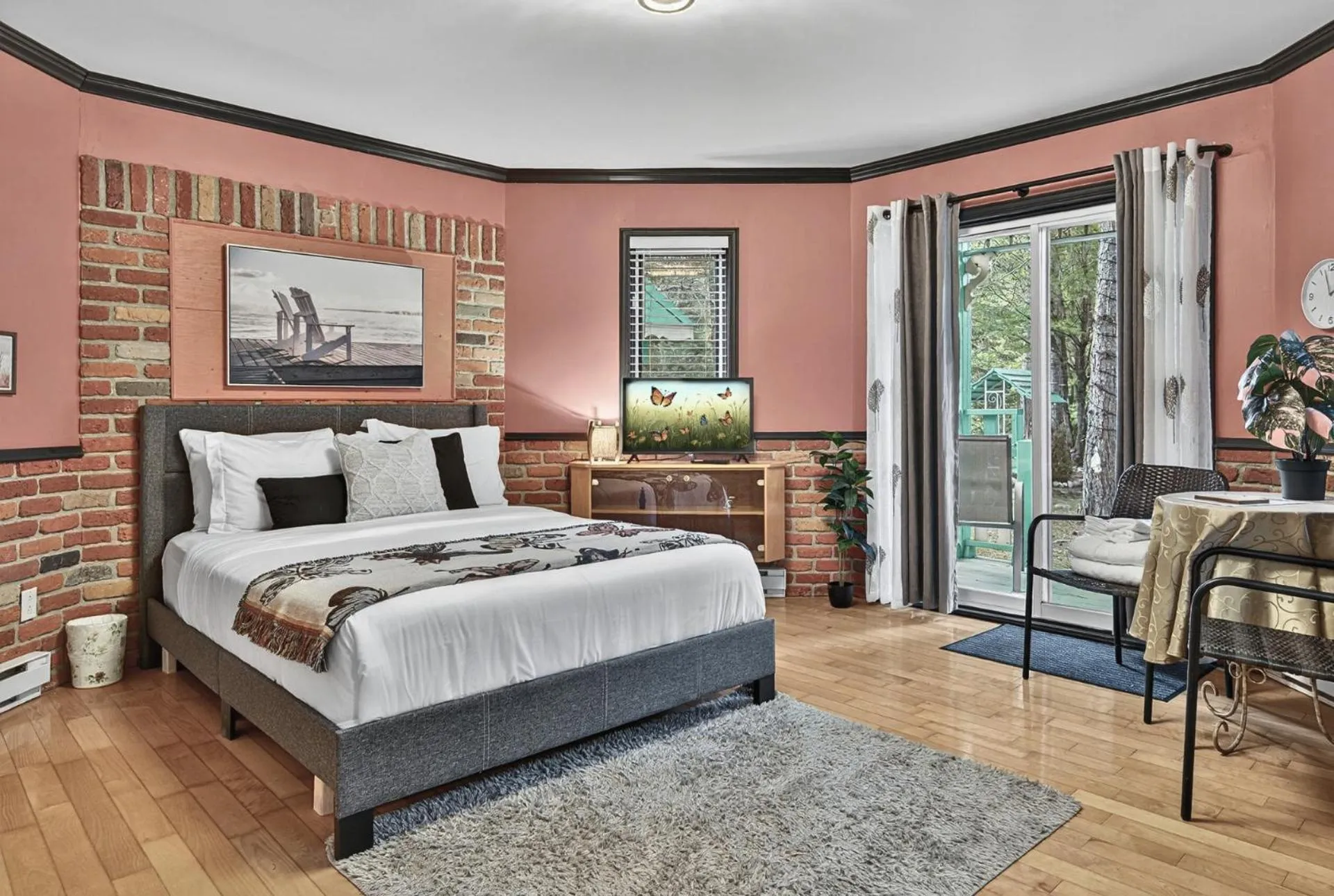 Domaine Rivière Sacacomie Chalets et Bed and Breakfast -Manoir Canergie