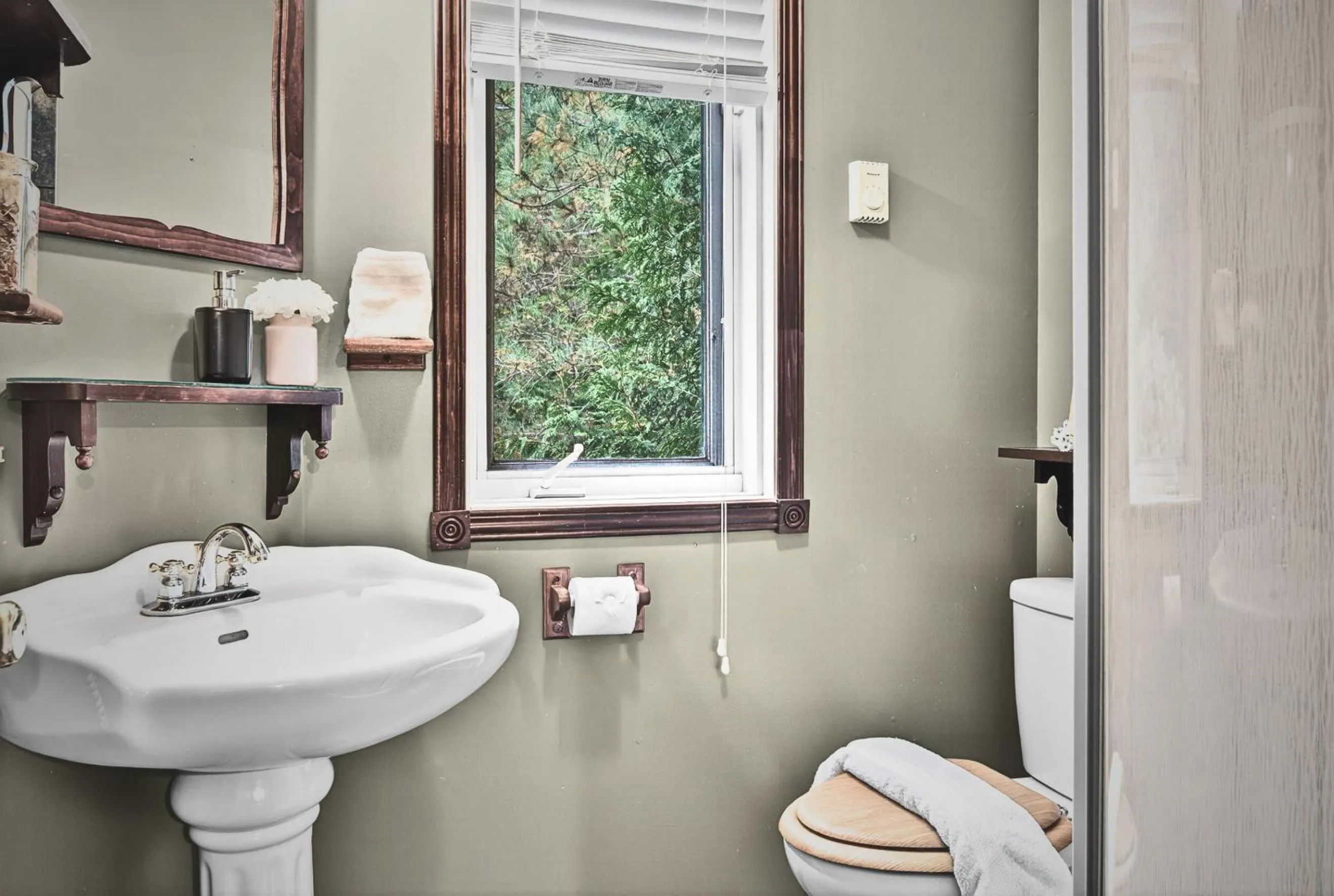 Domaine Rivière Sacacomie Chalets et Bed and Breakfast -Manoir Canergie