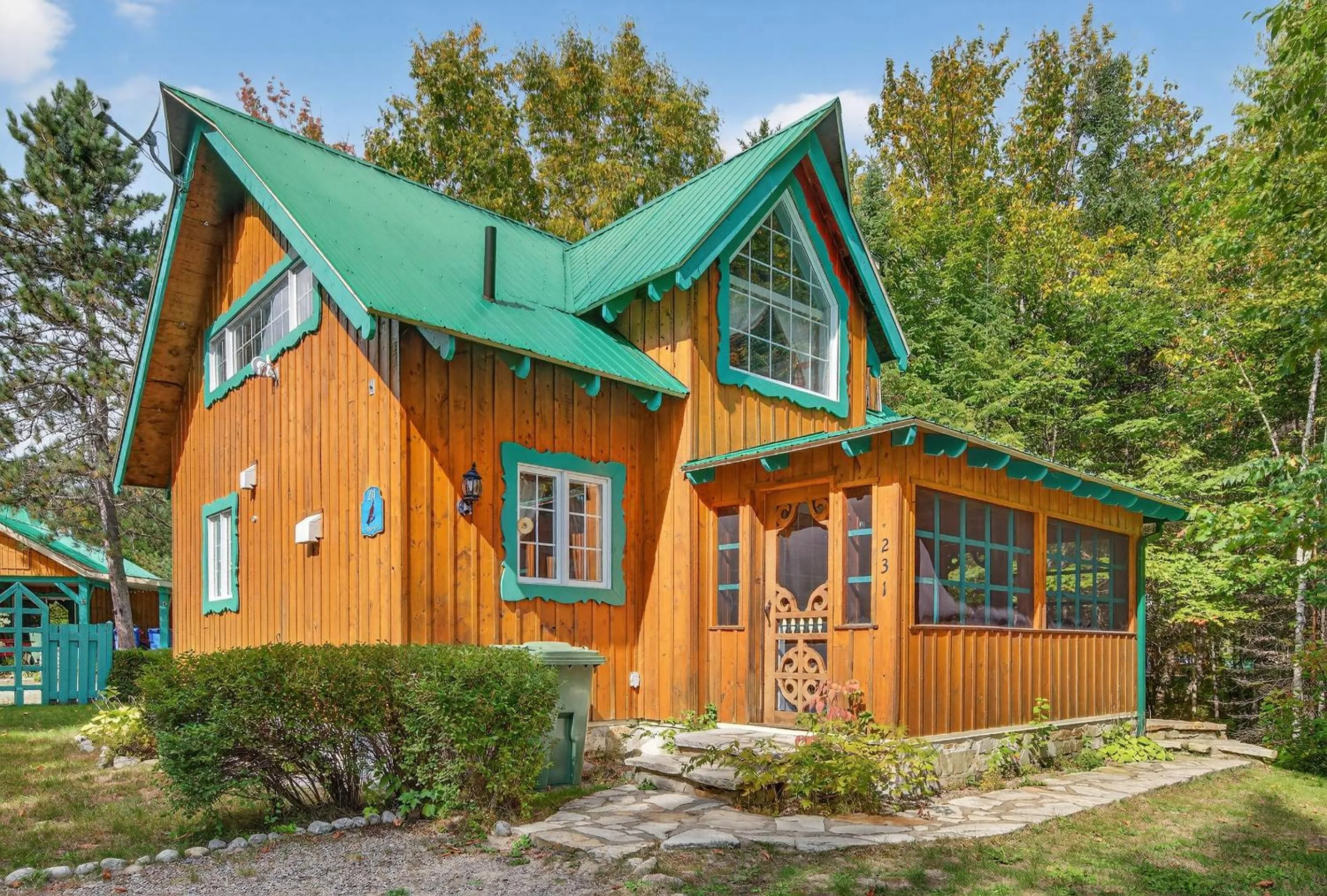 Domaine Rivière Sacacomie Chalets et Bed and Breakfast -Manoir Canergie