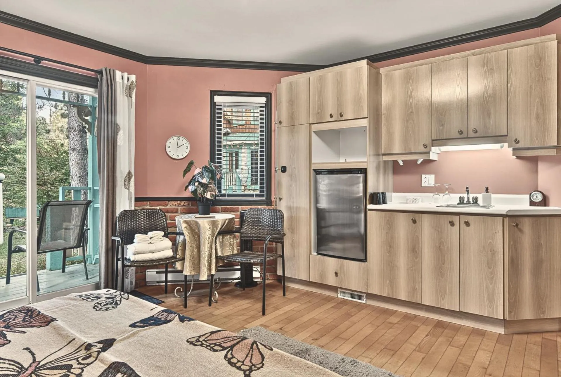 Domaine Rivière Sacacomie Chalets et Bed and Breakfast -Manoir Canergie