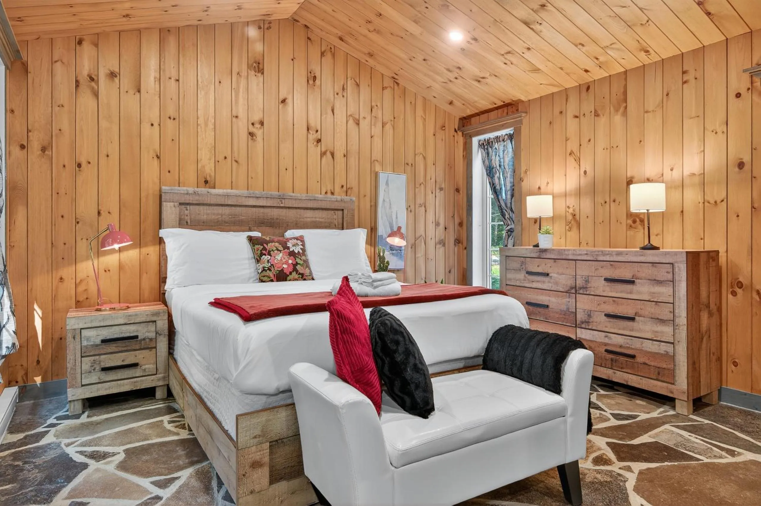 Domaine Rivière Sacacomie Chalets et Bed and Breakfast -Manoir Canergie