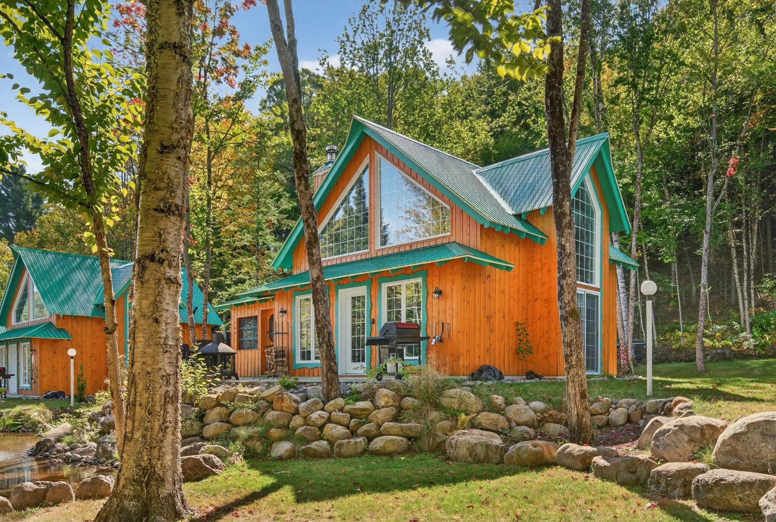 Domaine Rivière Sacacomie Chalets et Bed and Breakfast -Manoir Canergie