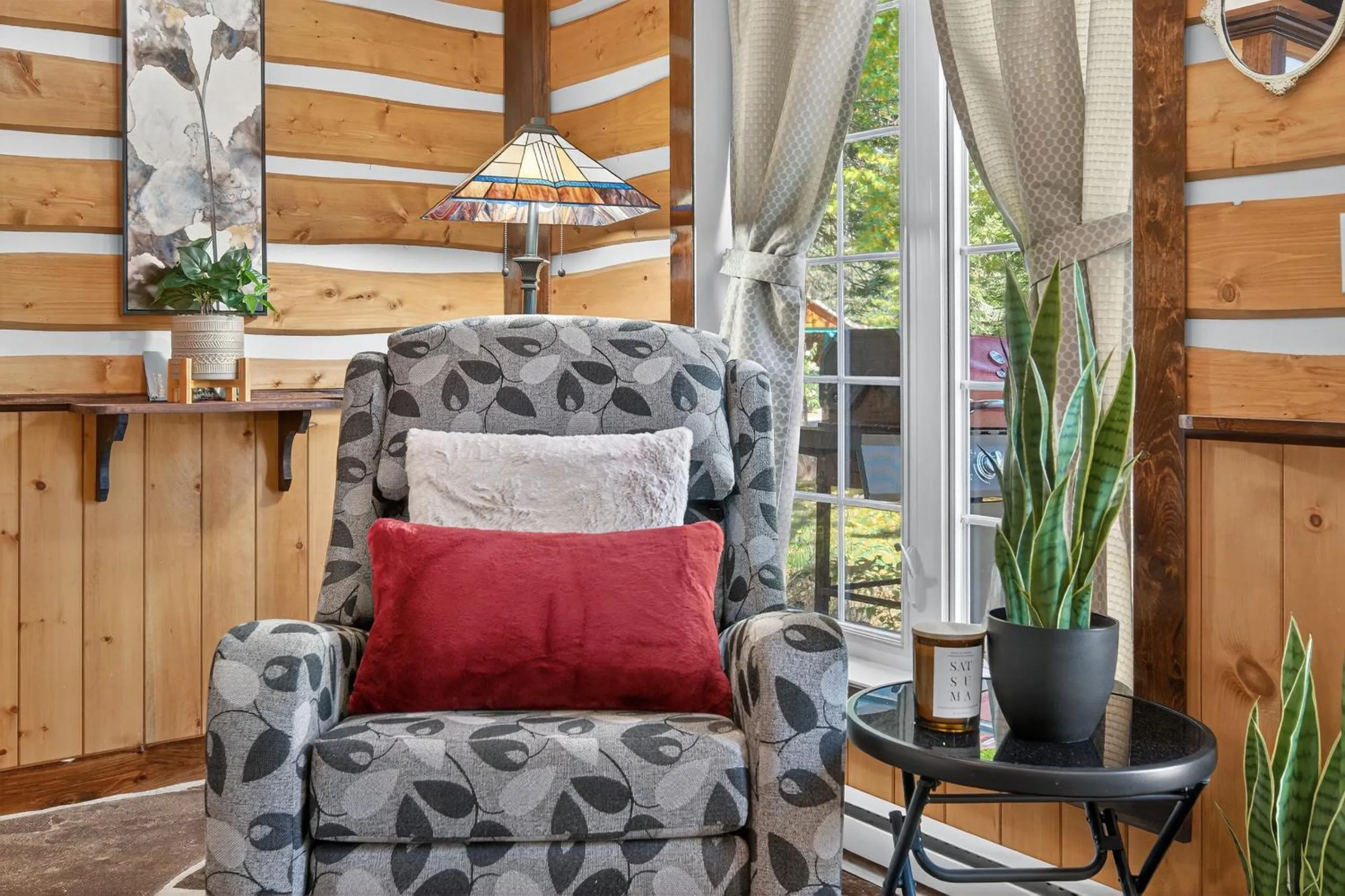 Domaine Rivière Sacacomie Chalets et Bed and Breakfast -Manoir Canergie