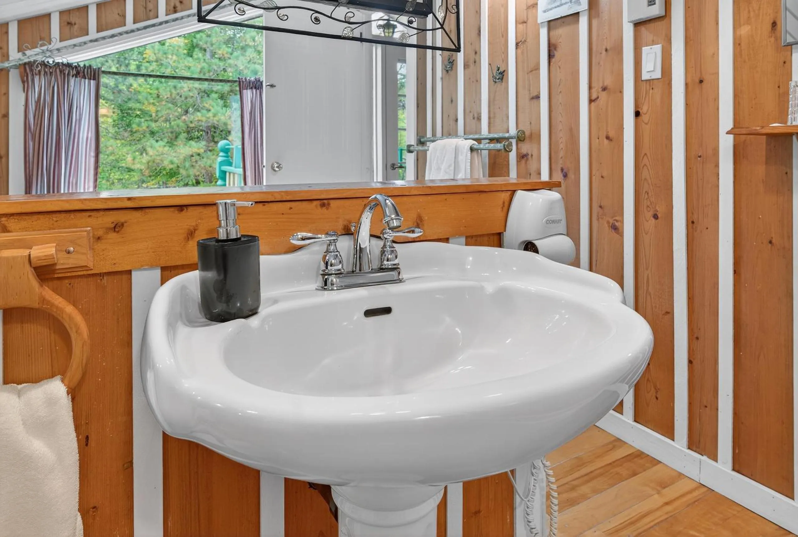 Domaine Rivière Sacacomie Chalets et Bed and Breakfast -Manoir Canergie