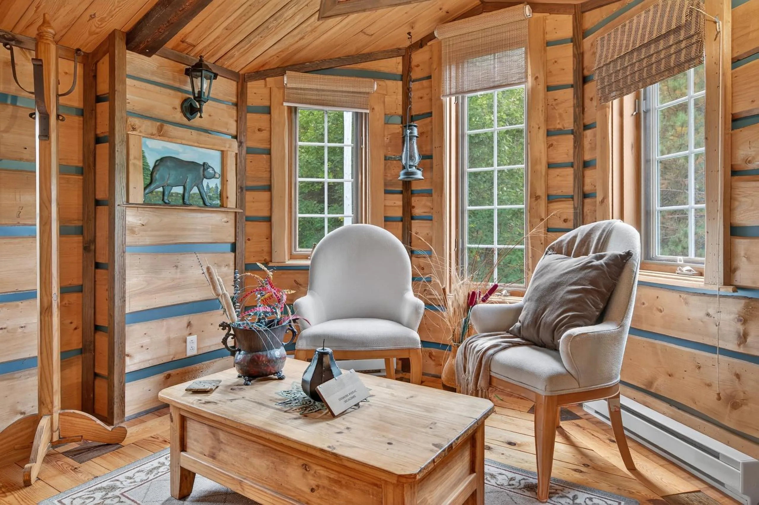 Bedroom in Domaine Rivière Sacacomie Chalets et Bed and Breakfast -Manoir Canergie