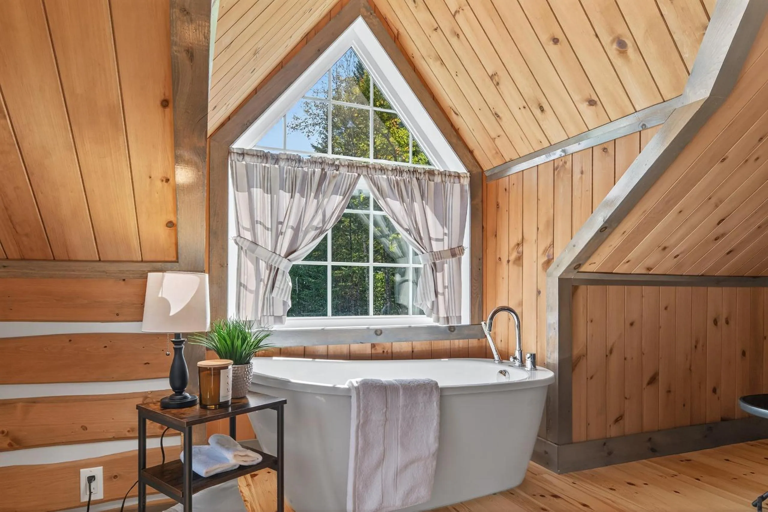 Domaine Rivière Sacacomie Chalets et Bed and Breakfast -Manoir Canergie