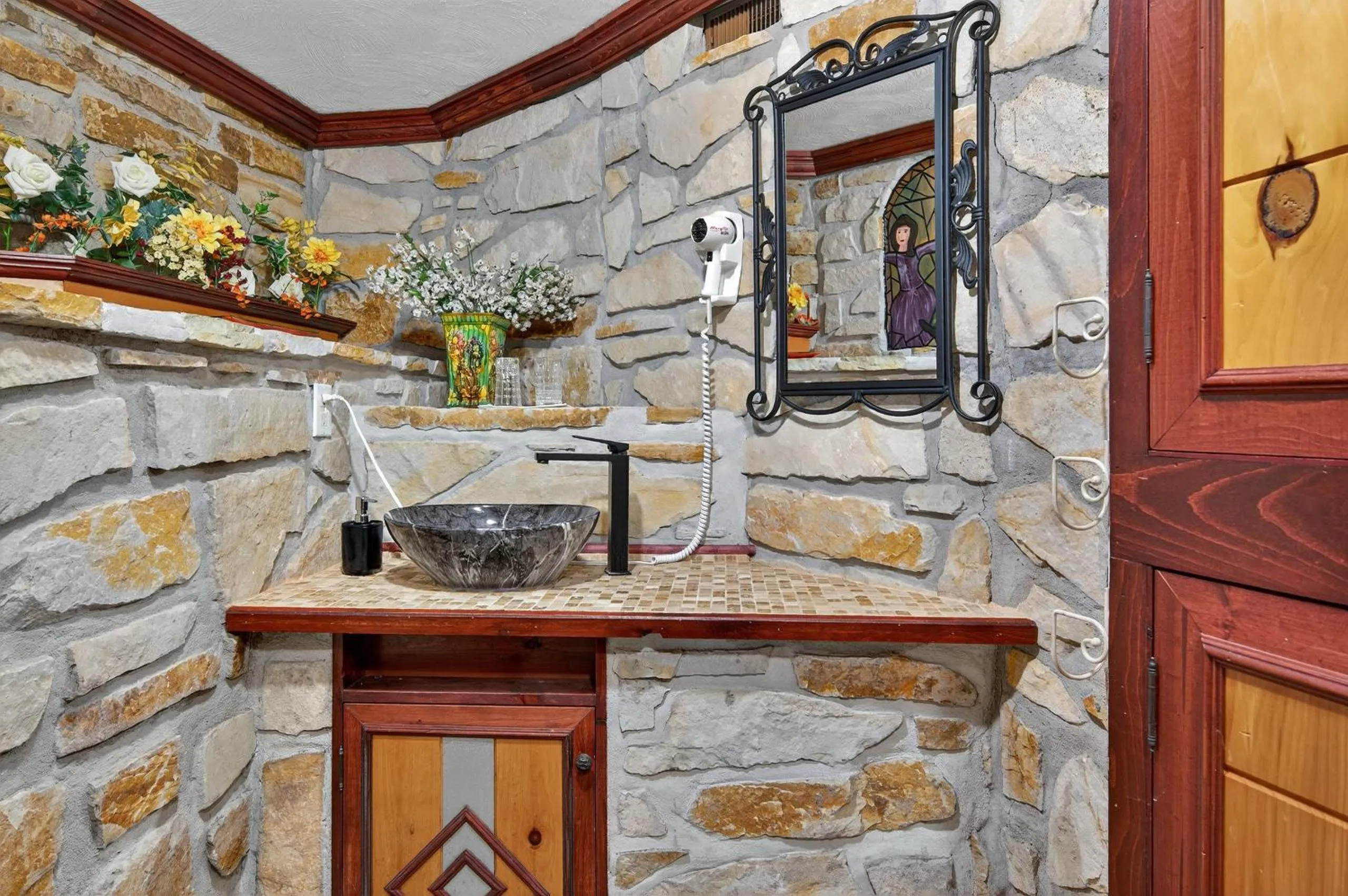 Domaine Rivière Sacacomie Chalets et Bed and Breakfast -Manoir Canergie