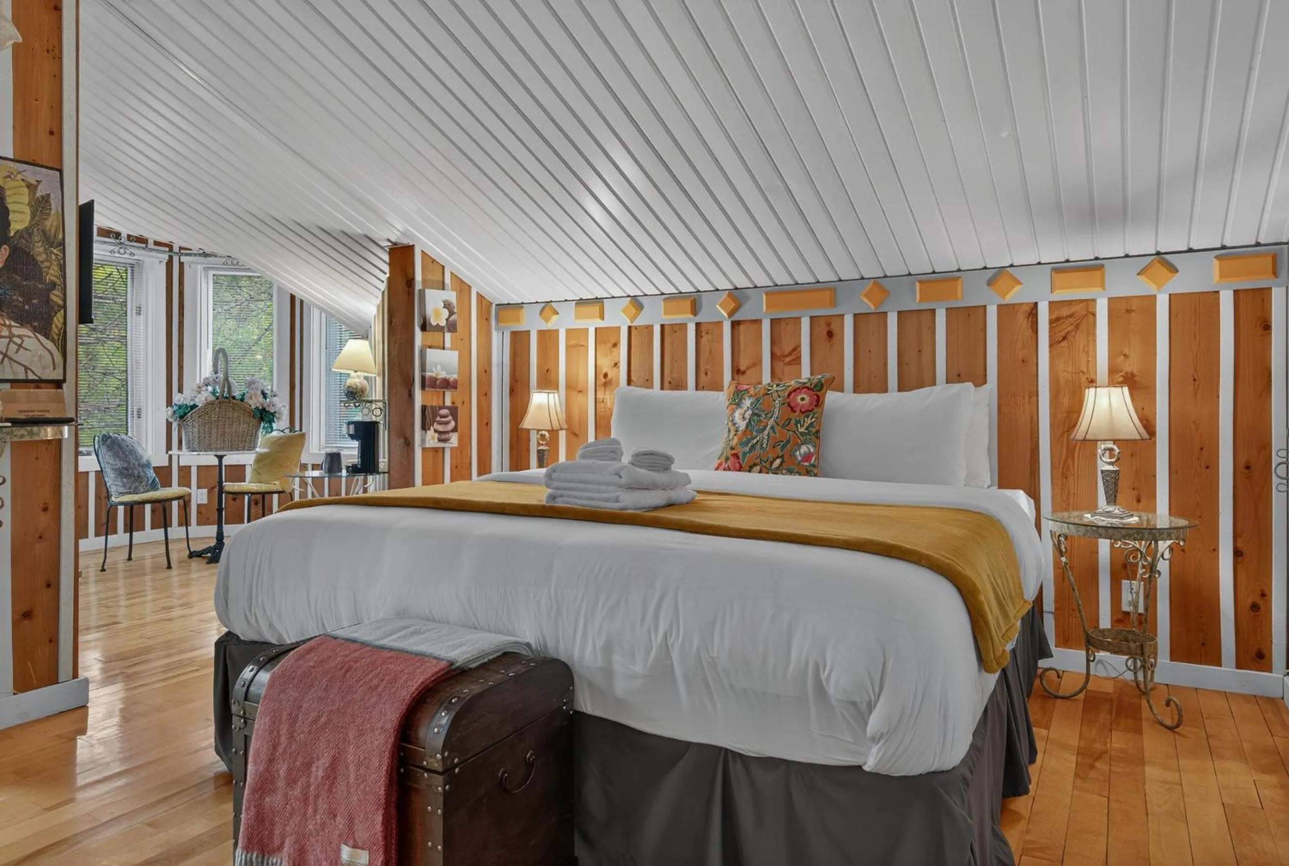 Domaine Rivière Sacacomie Chalets et Bed and Breakfast -Manoir Canergie