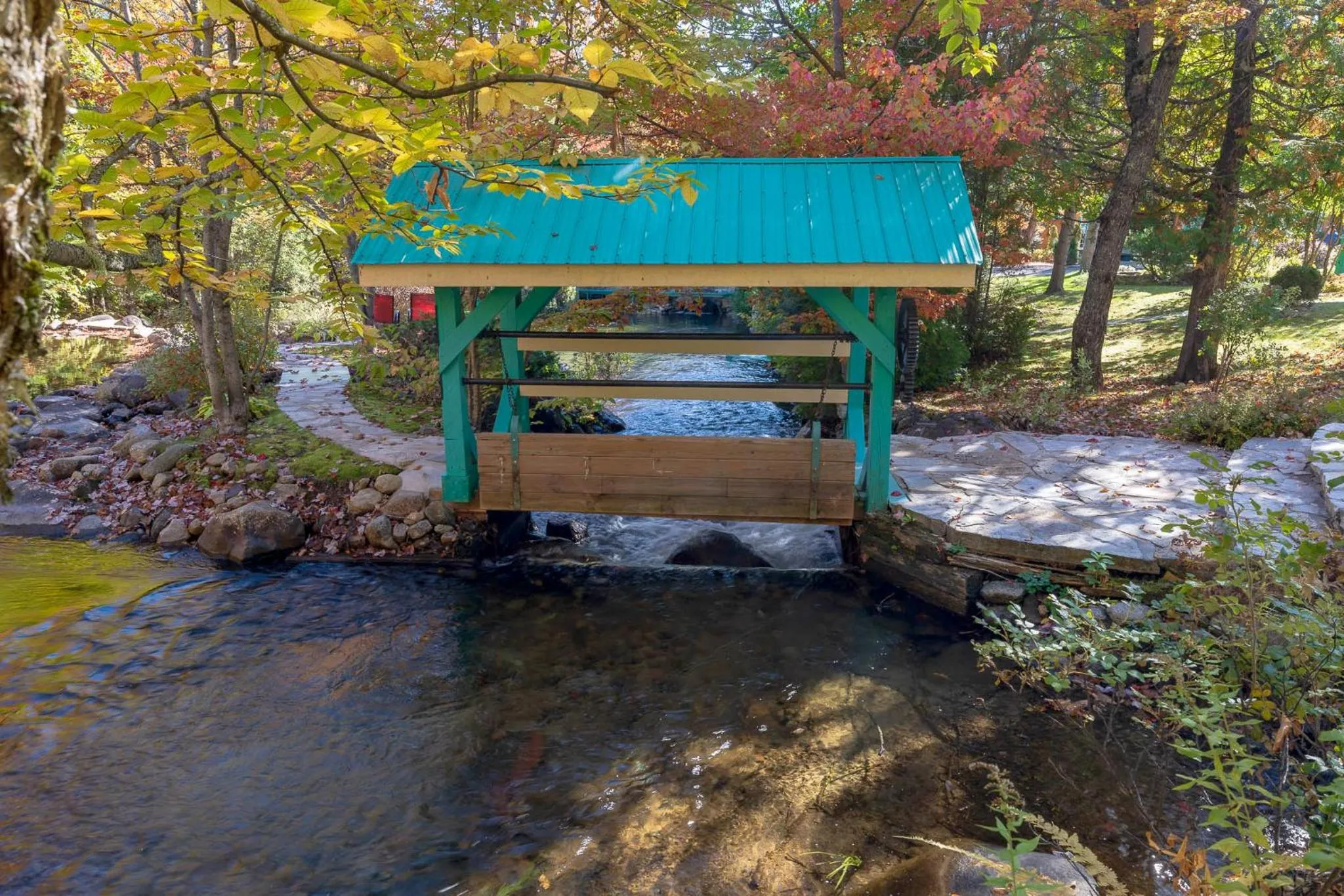Domaine Rivière Sacacomie Chalets et Bed and Breakfast -Manoir Canergie