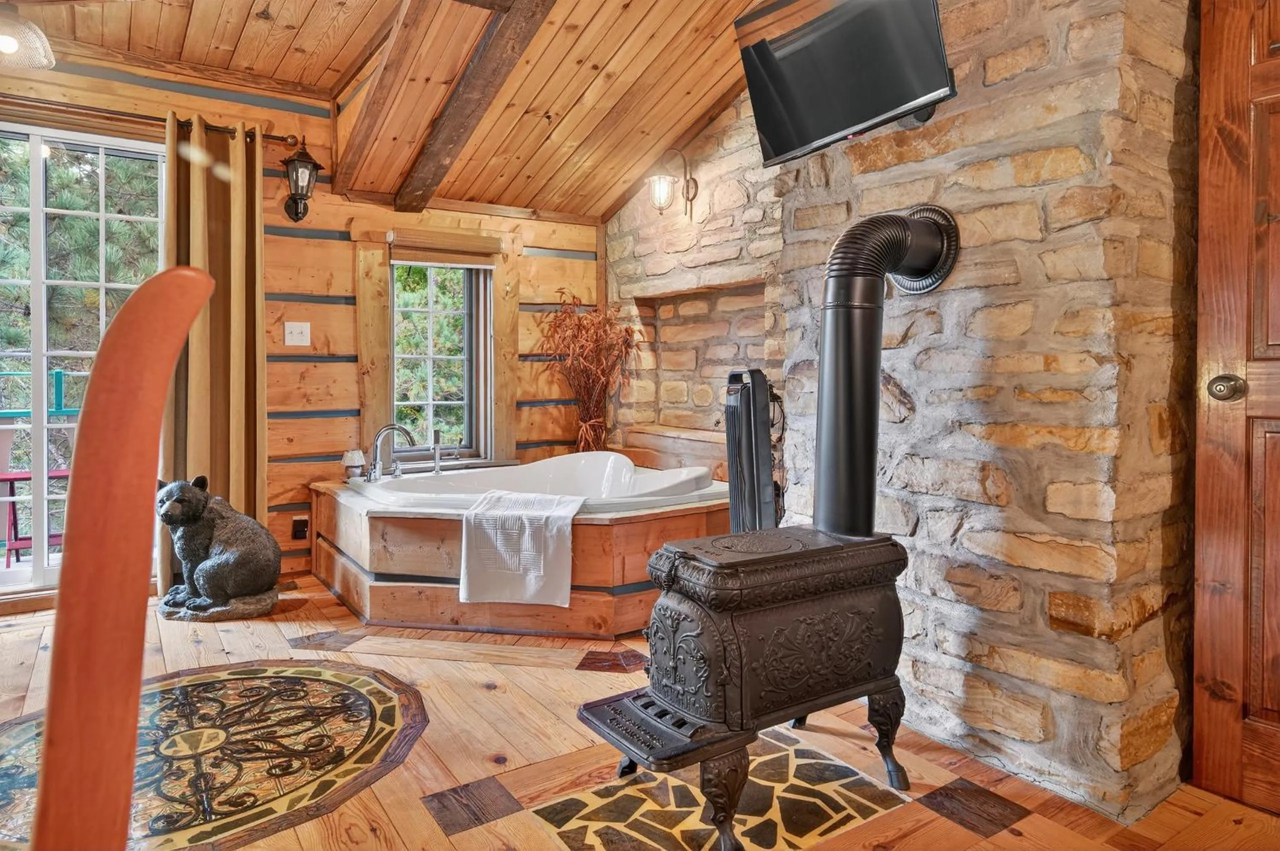 Bedroom in Domaine Rivière Sacacomie Chalets et Bed and Breakfast -Manoir Canergie