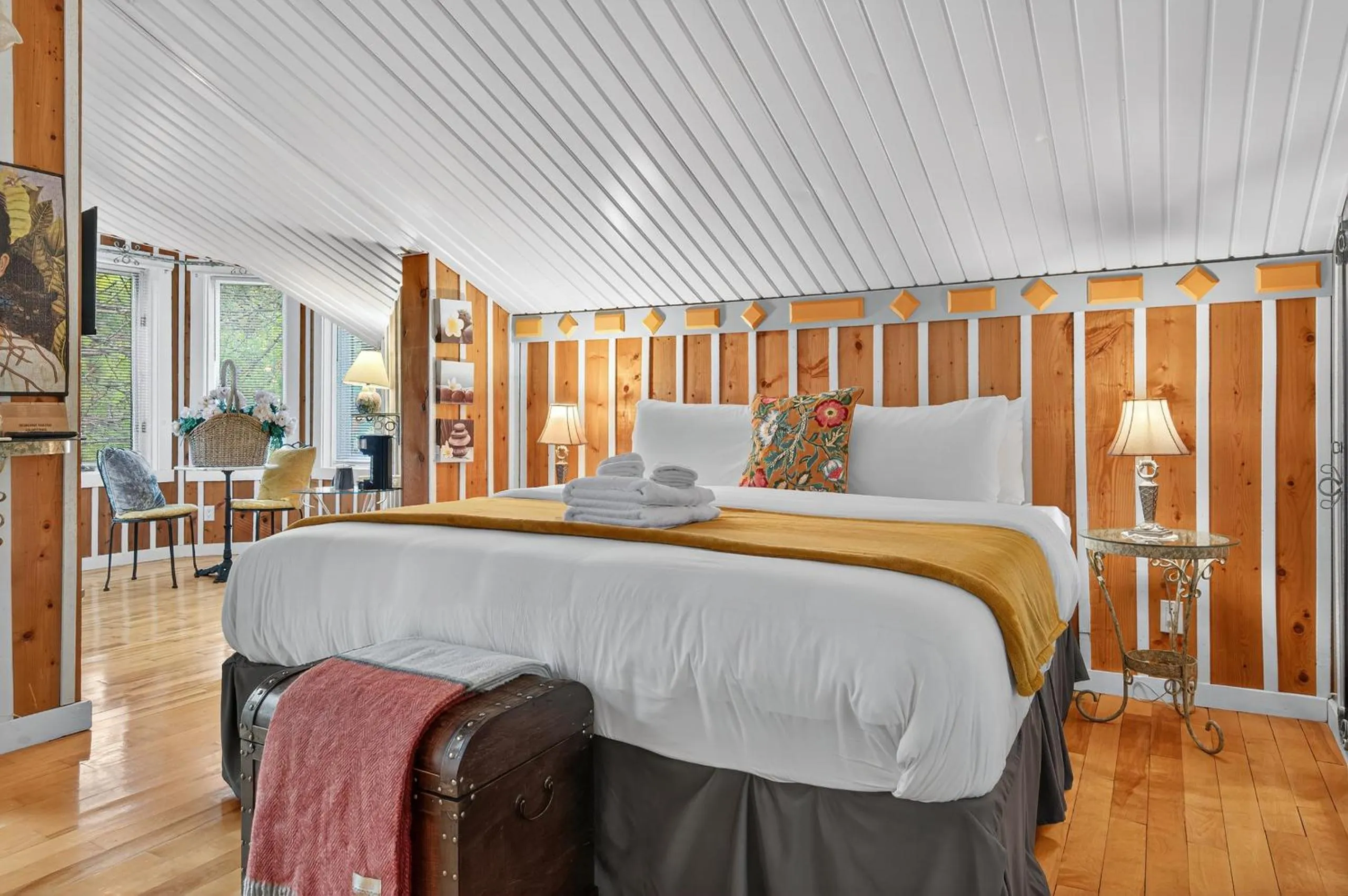 Domaine Rivière Sacacomie Chalets et Bed and Breakfast -Manoir Canergie