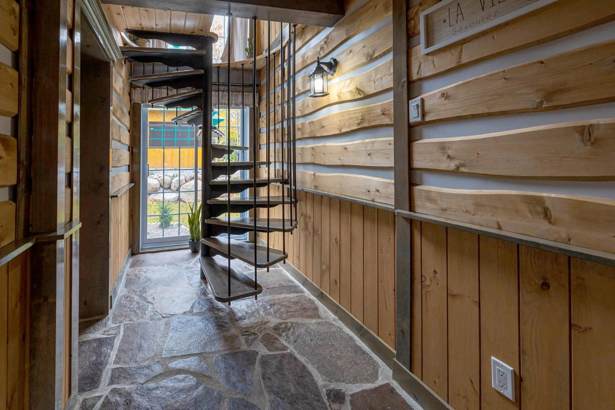 Domaine Rivière Sacacomie Chalets et Bed and Breakfast -Manoir Canergie