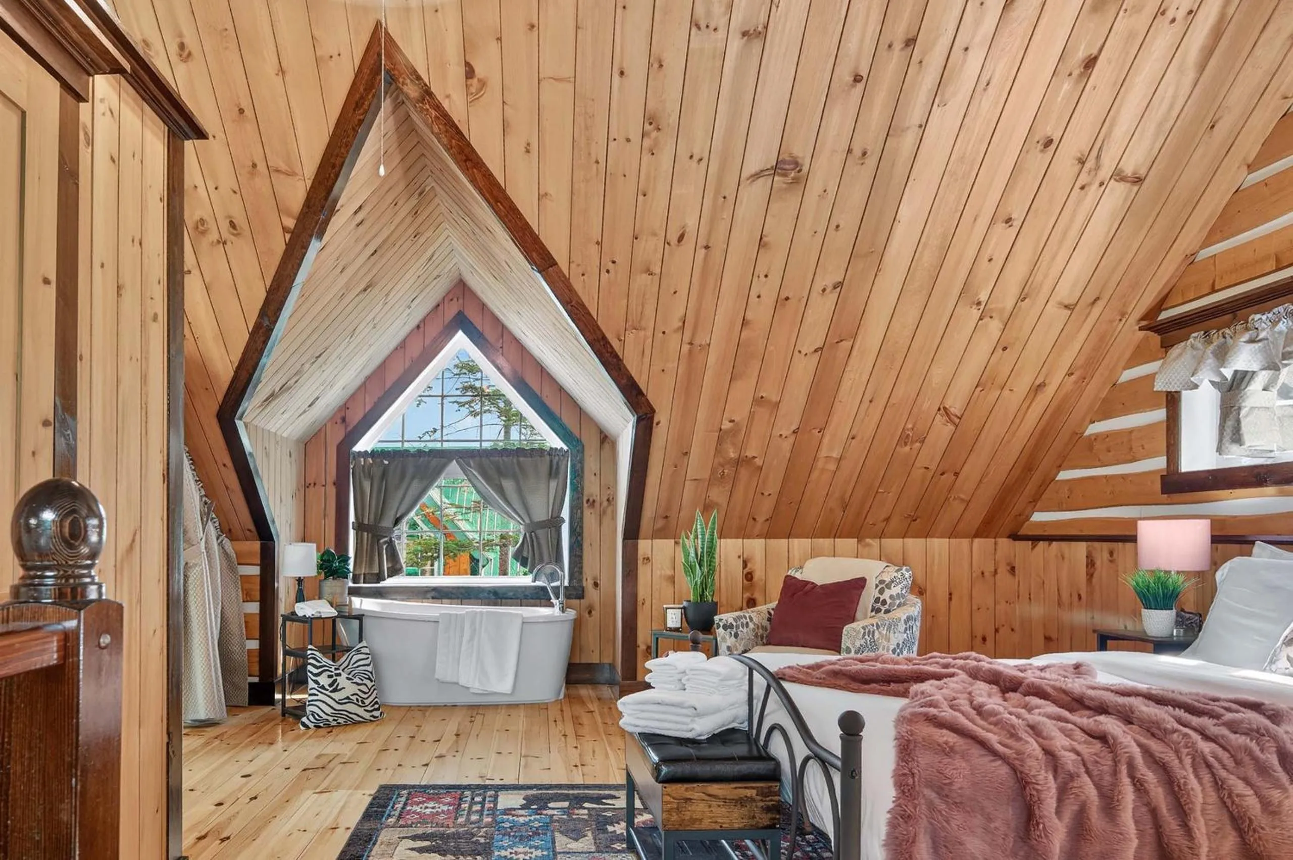 Domaine Rivière Sacacomie Chalets et Bed and Breakfast -Manoir Canergie