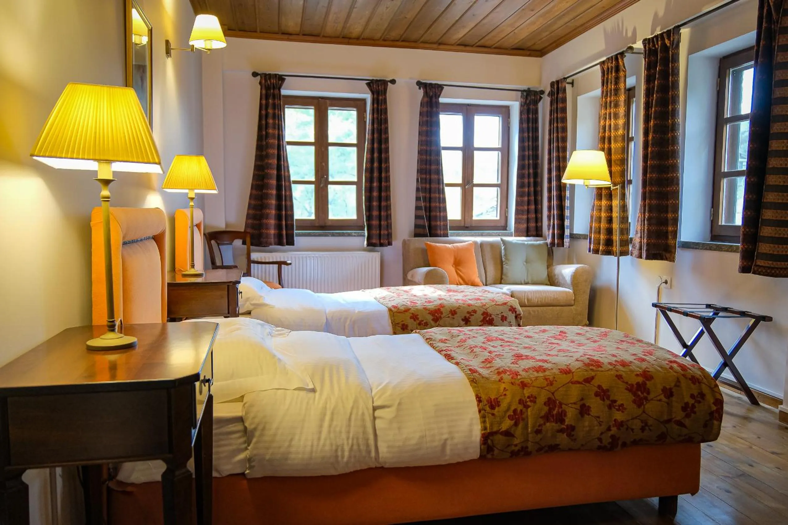 Photo of the whole room, Bed in Kipi Mountain Resort