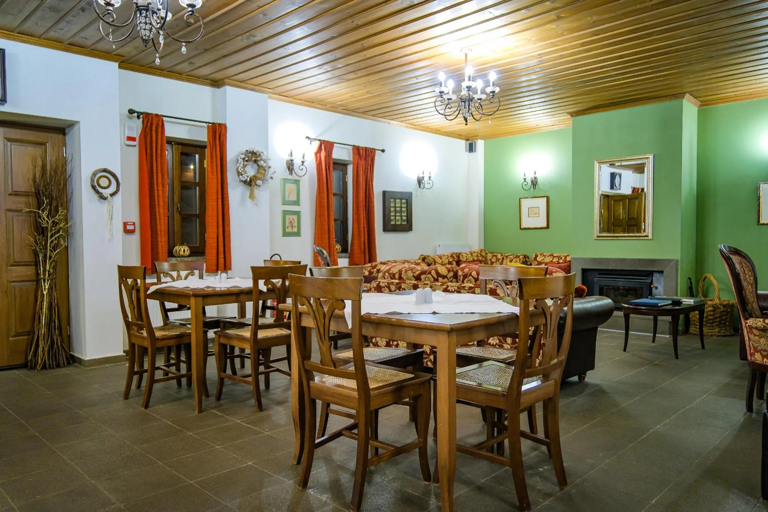 Restaurant/places to eat in Kipi Mountain Resort