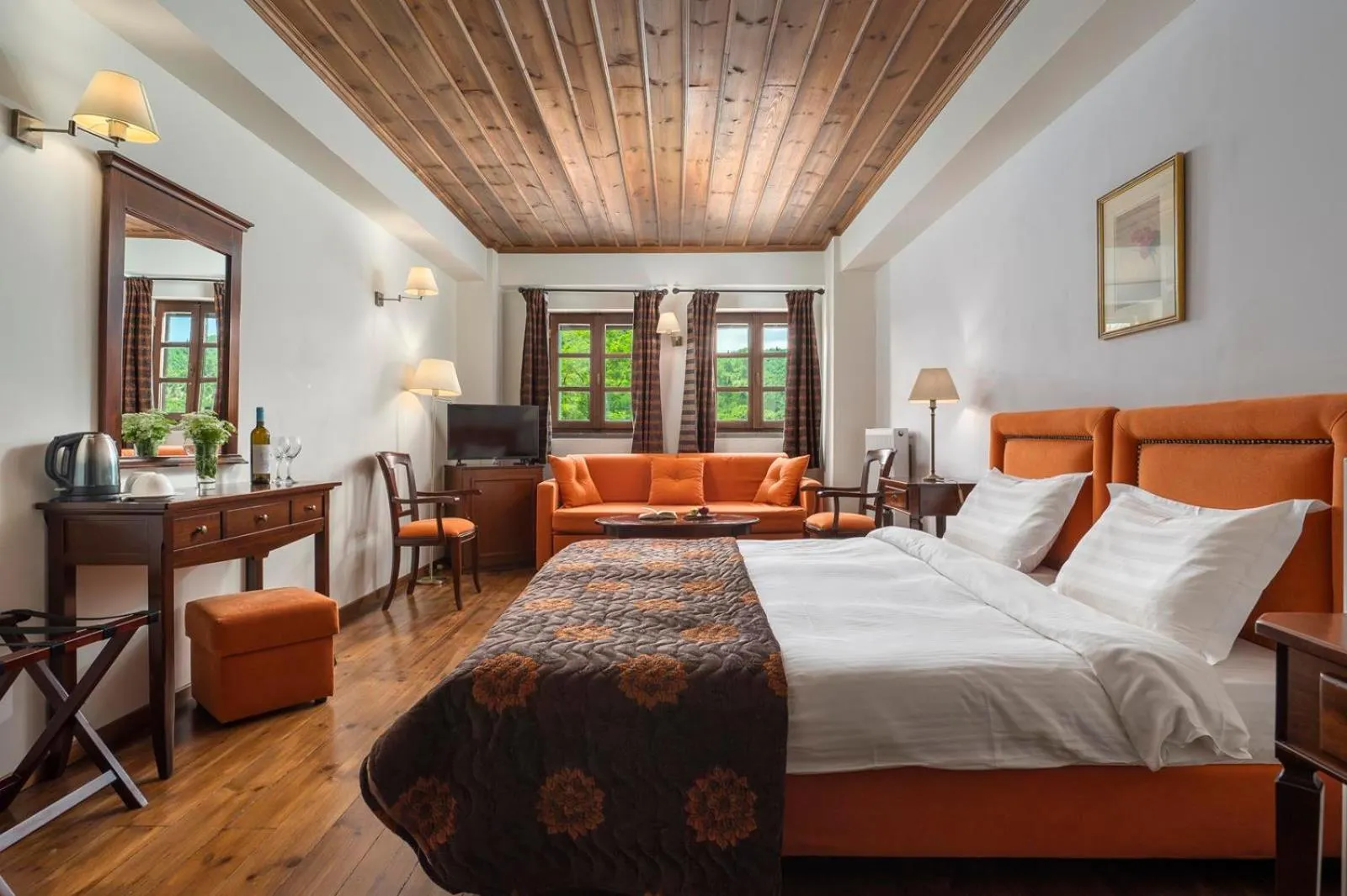 Photo of the whole room, Bed in Kipi Mountain Resort