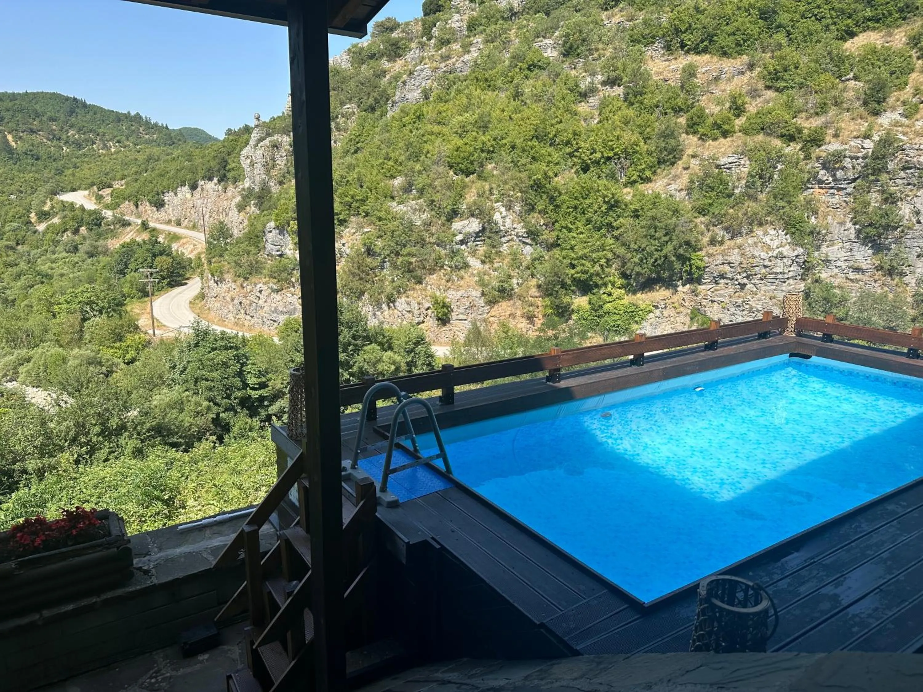 Swimming pool in Kipi Mountain Resort