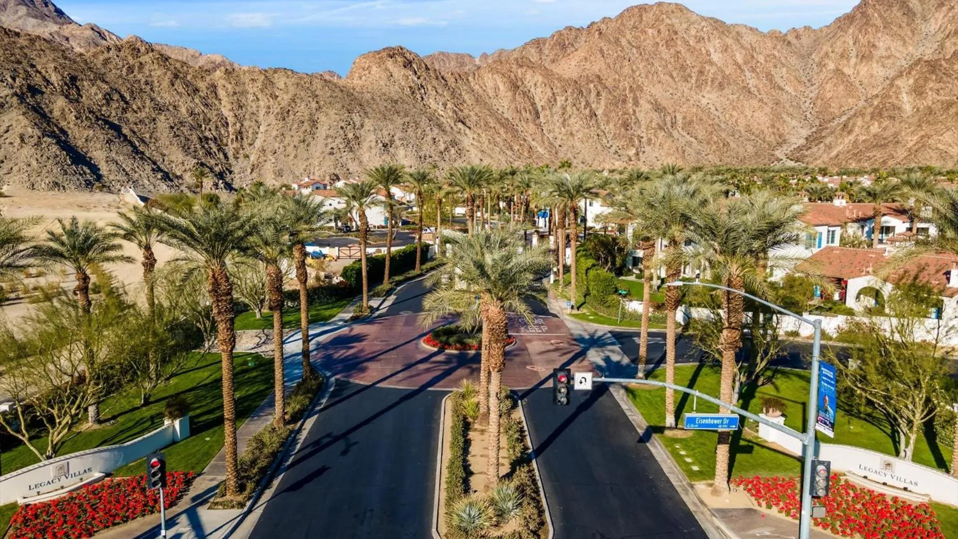 LV217 Superb 2 Bedroom Overlooking the Lap Pool