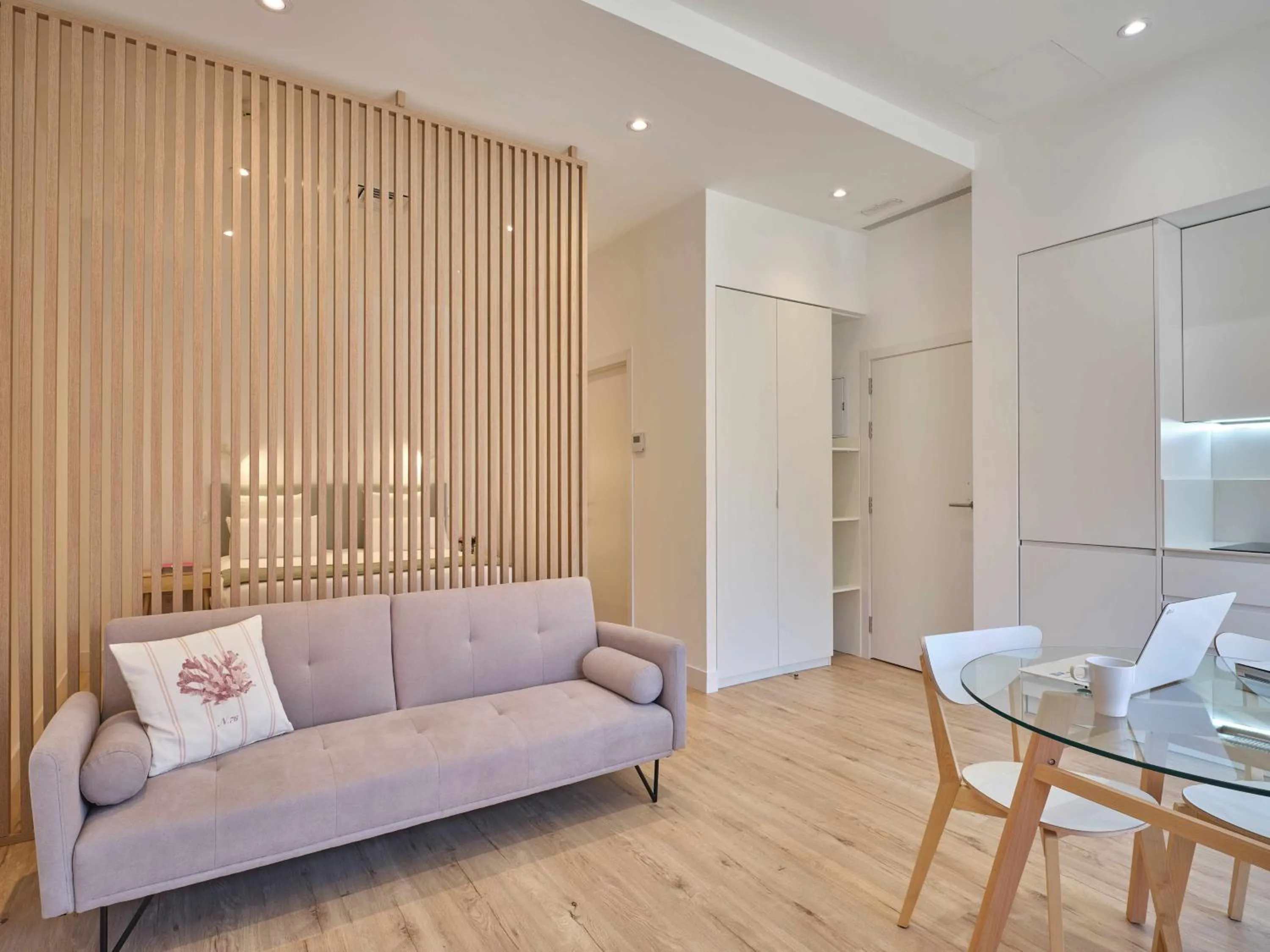 Living room in Paseo Suites Hotel