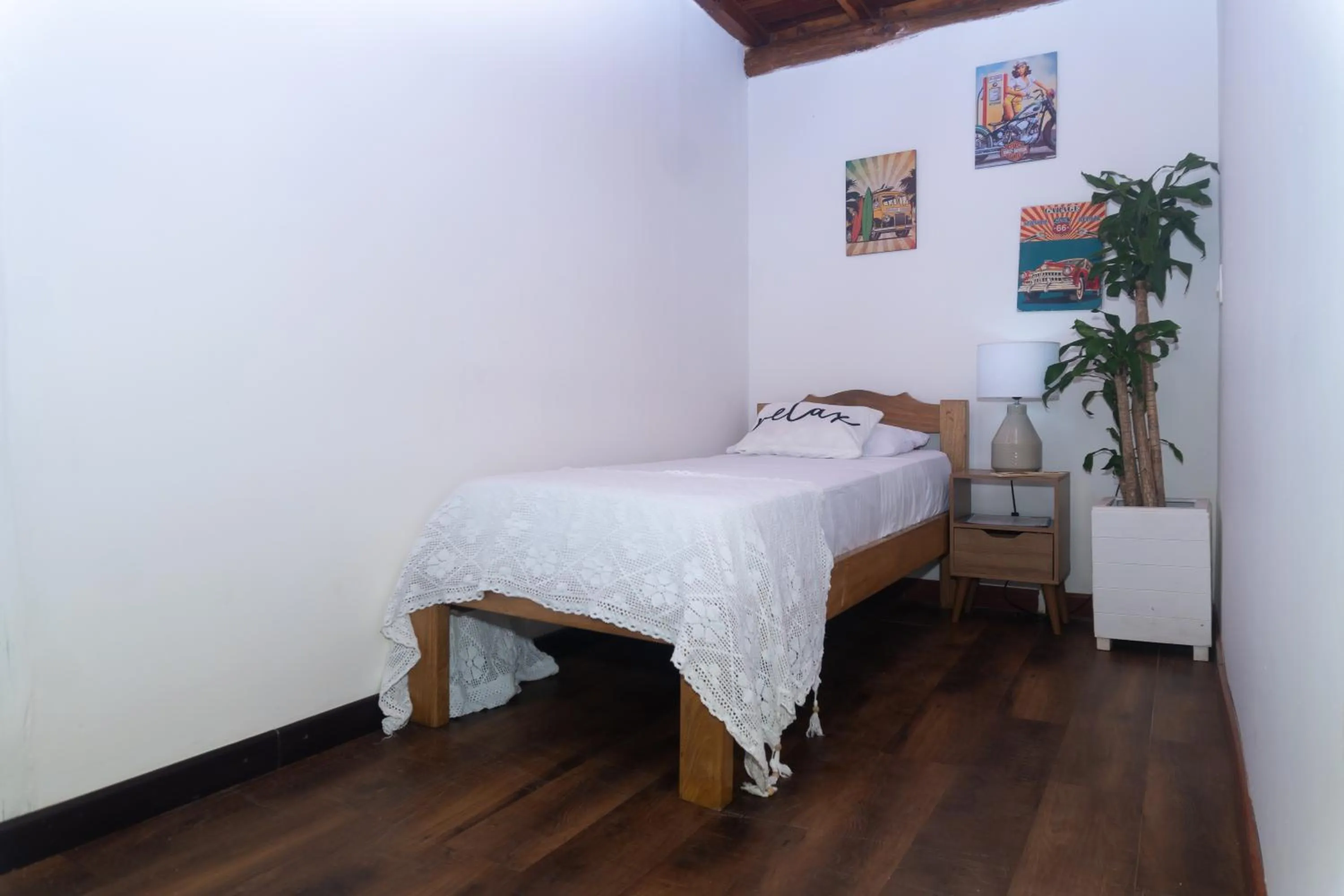 Bed in Cristal Blue Barú