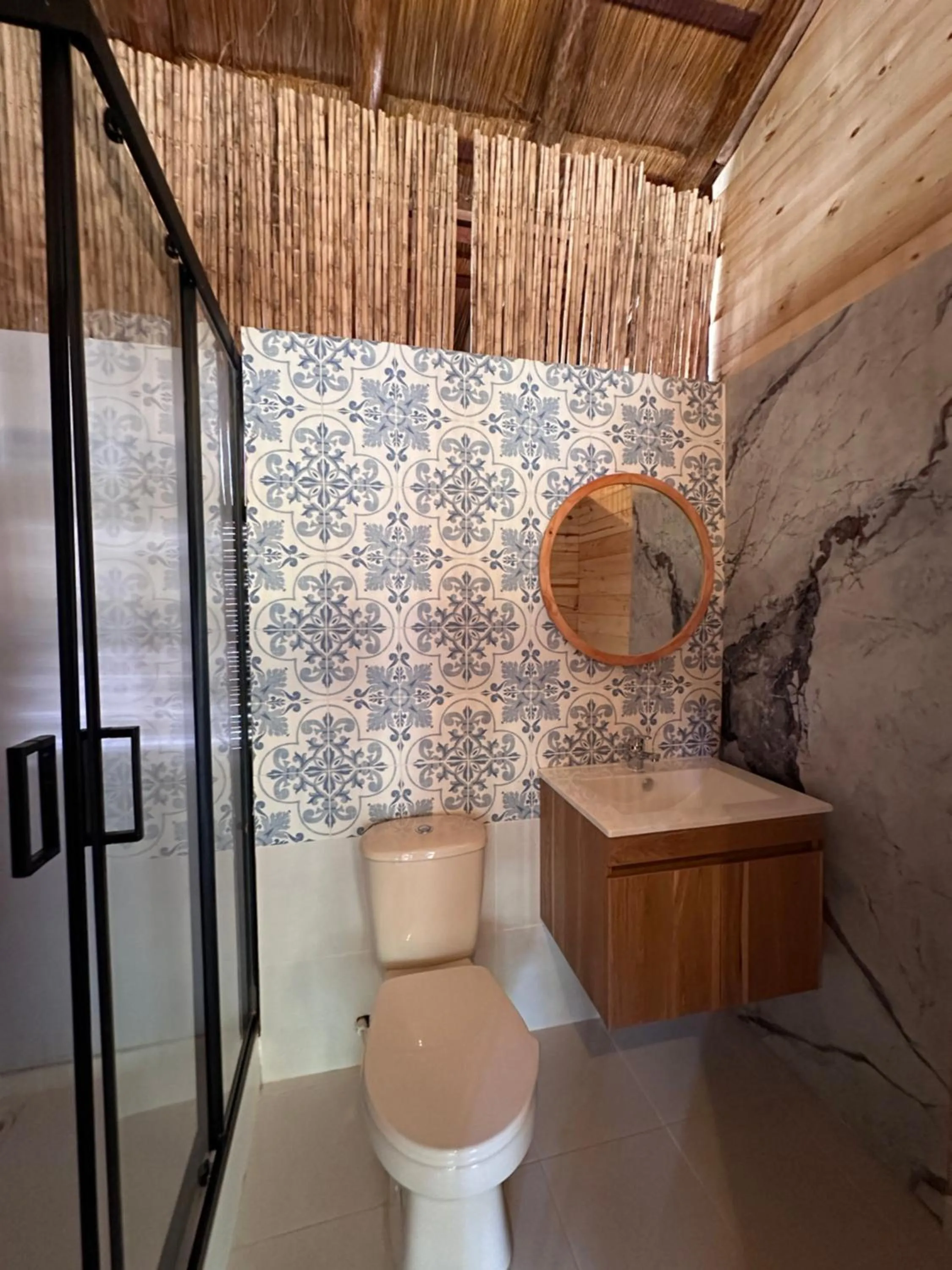 Bathroom in Cristal Blue Barú