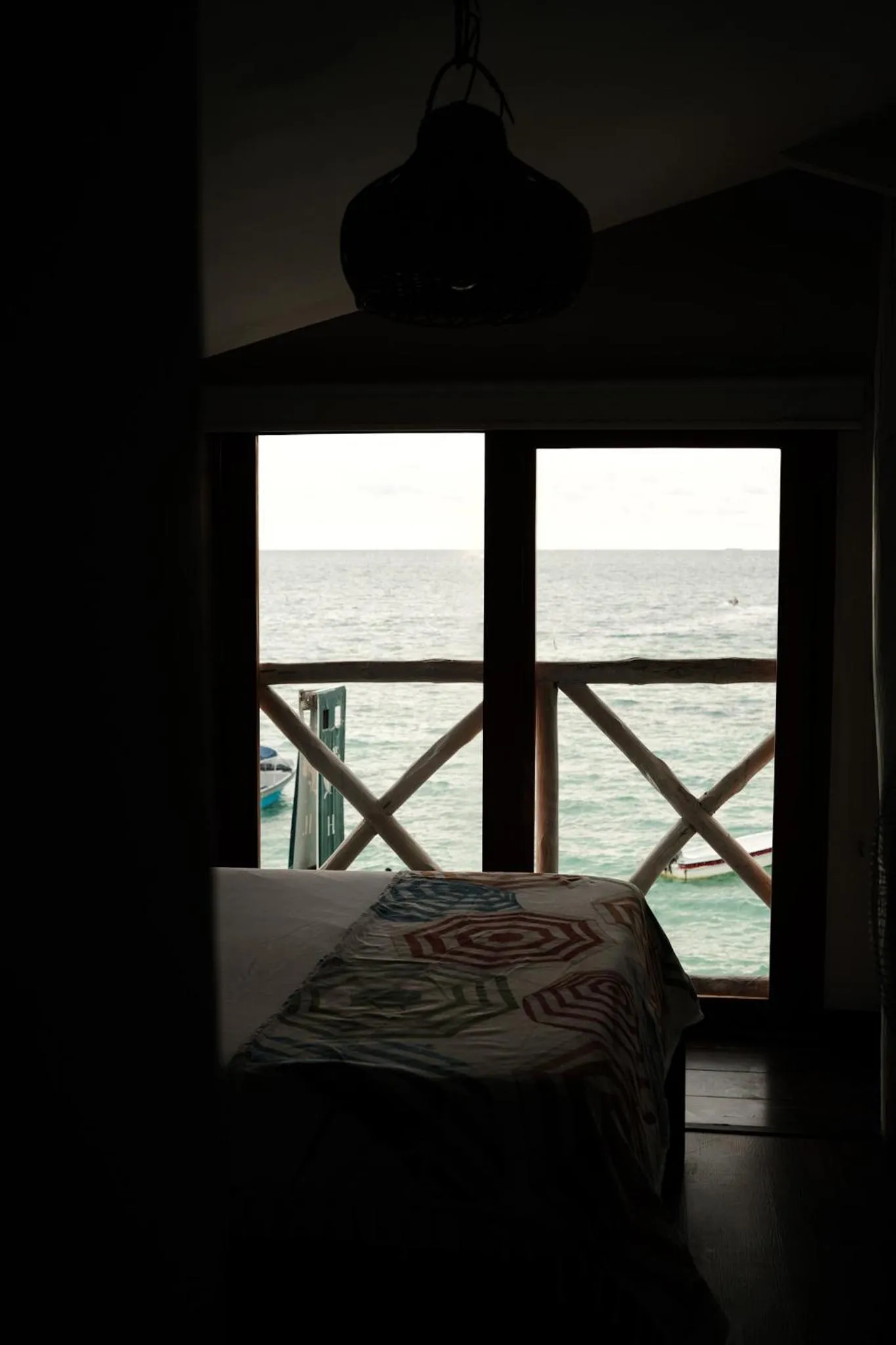 Bed in Cristal Blue Barú