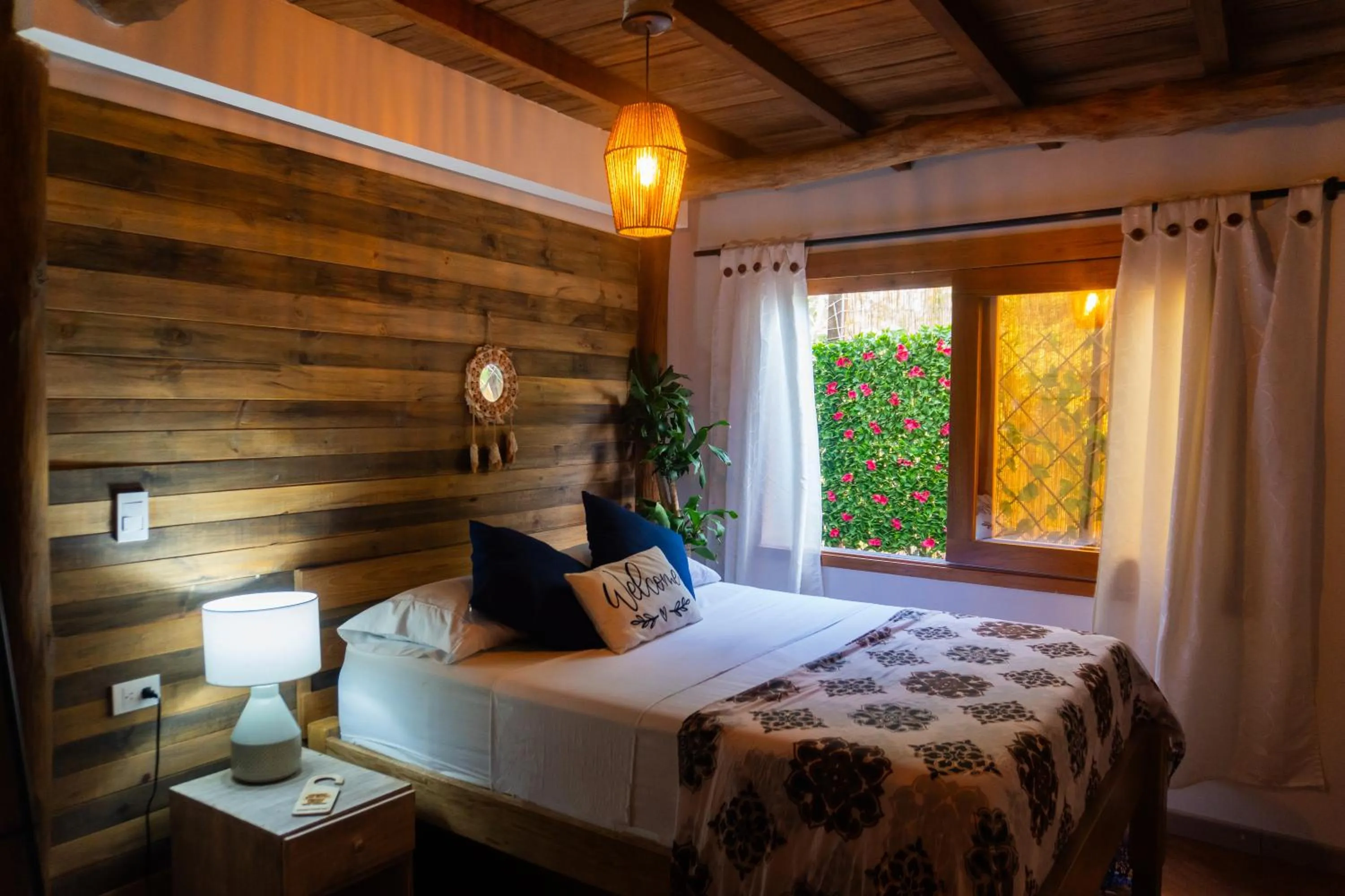 Bed in Cristal Blue Barú