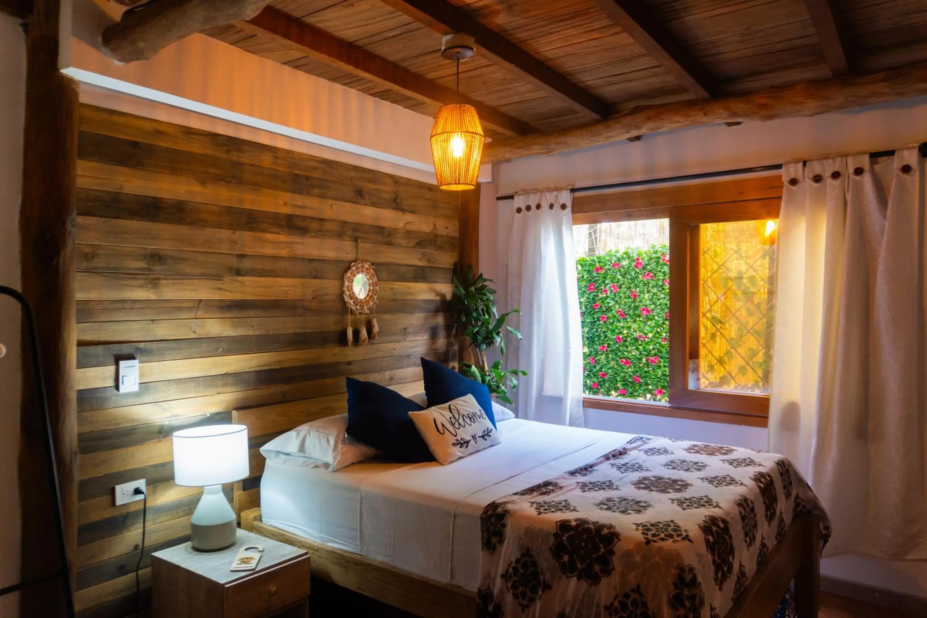 Bed in Cristal Blue Barú