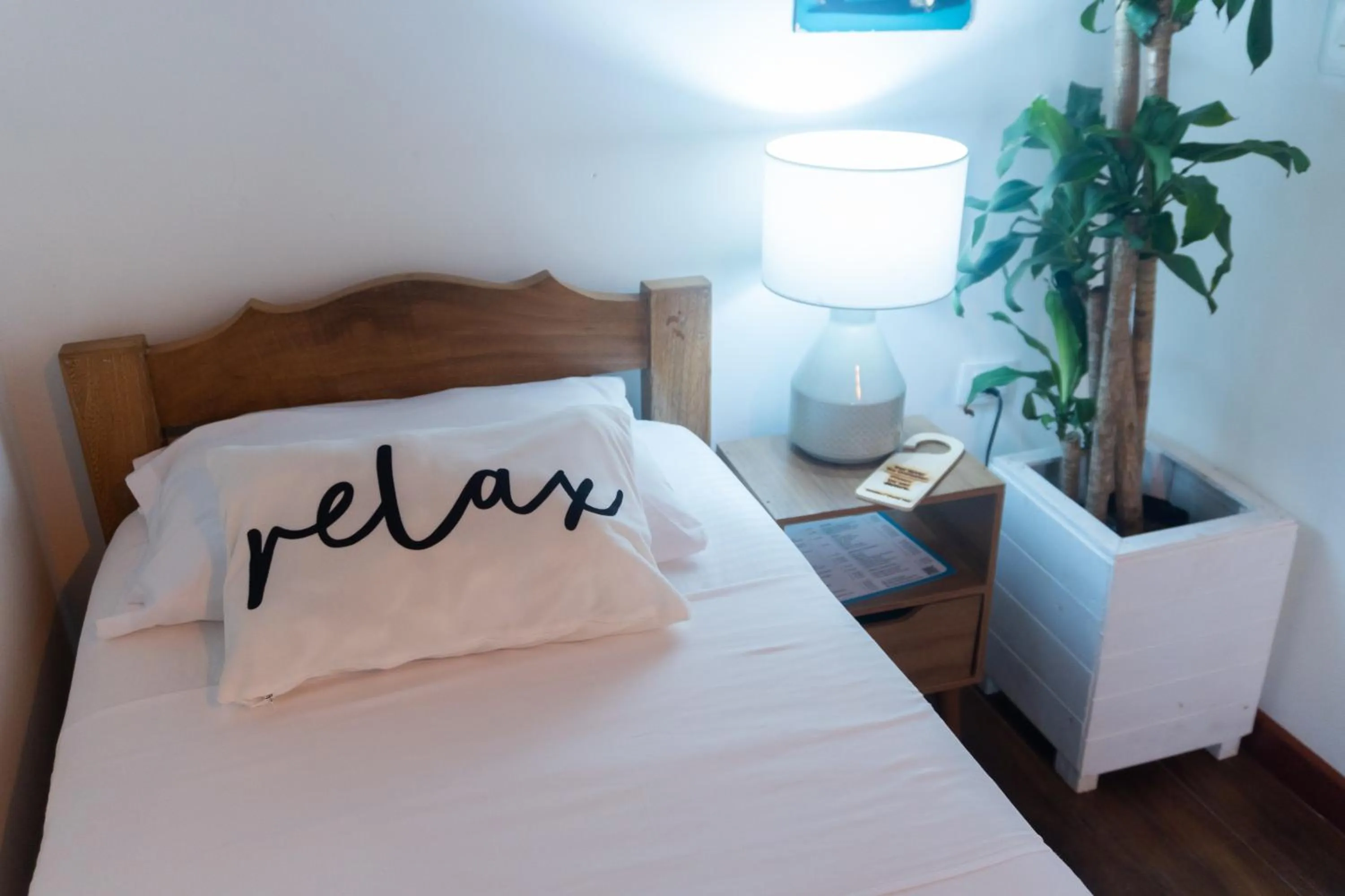 Bed in Cristal Blue Barú