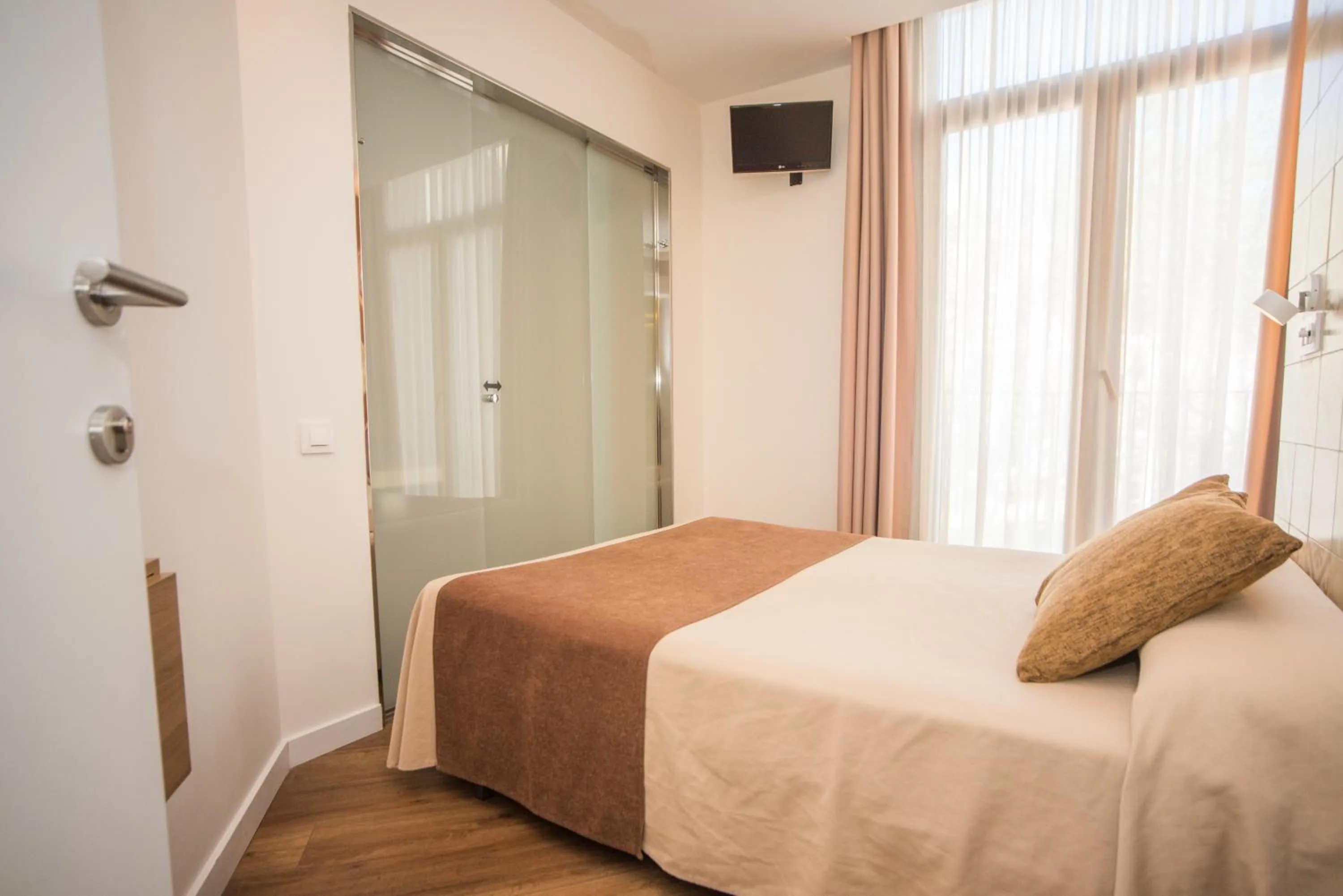 Photo of the whole room, Bed in Hostal Marenostrum