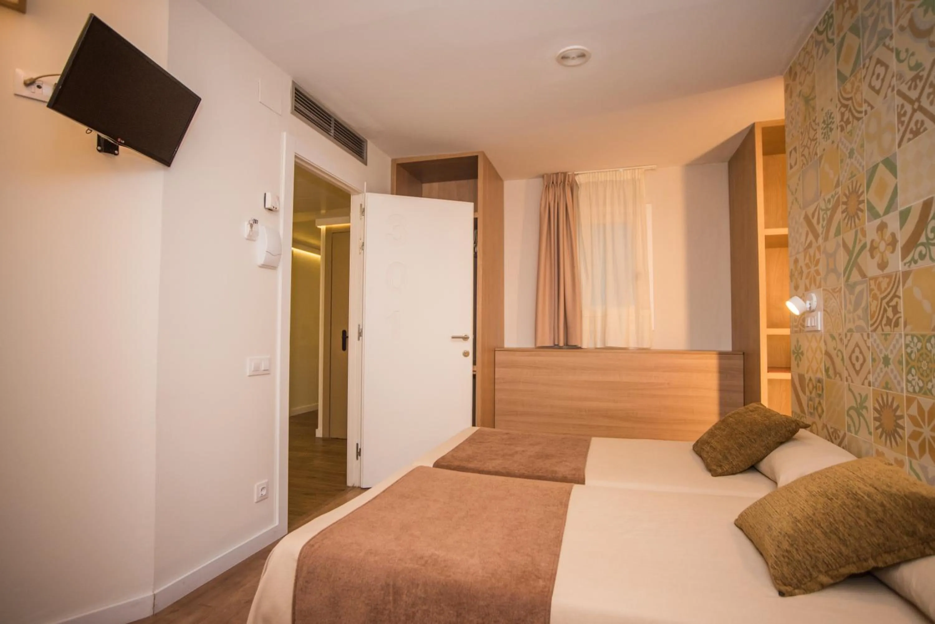 Photo of the whole room, Bed in Hostal Marenostrum