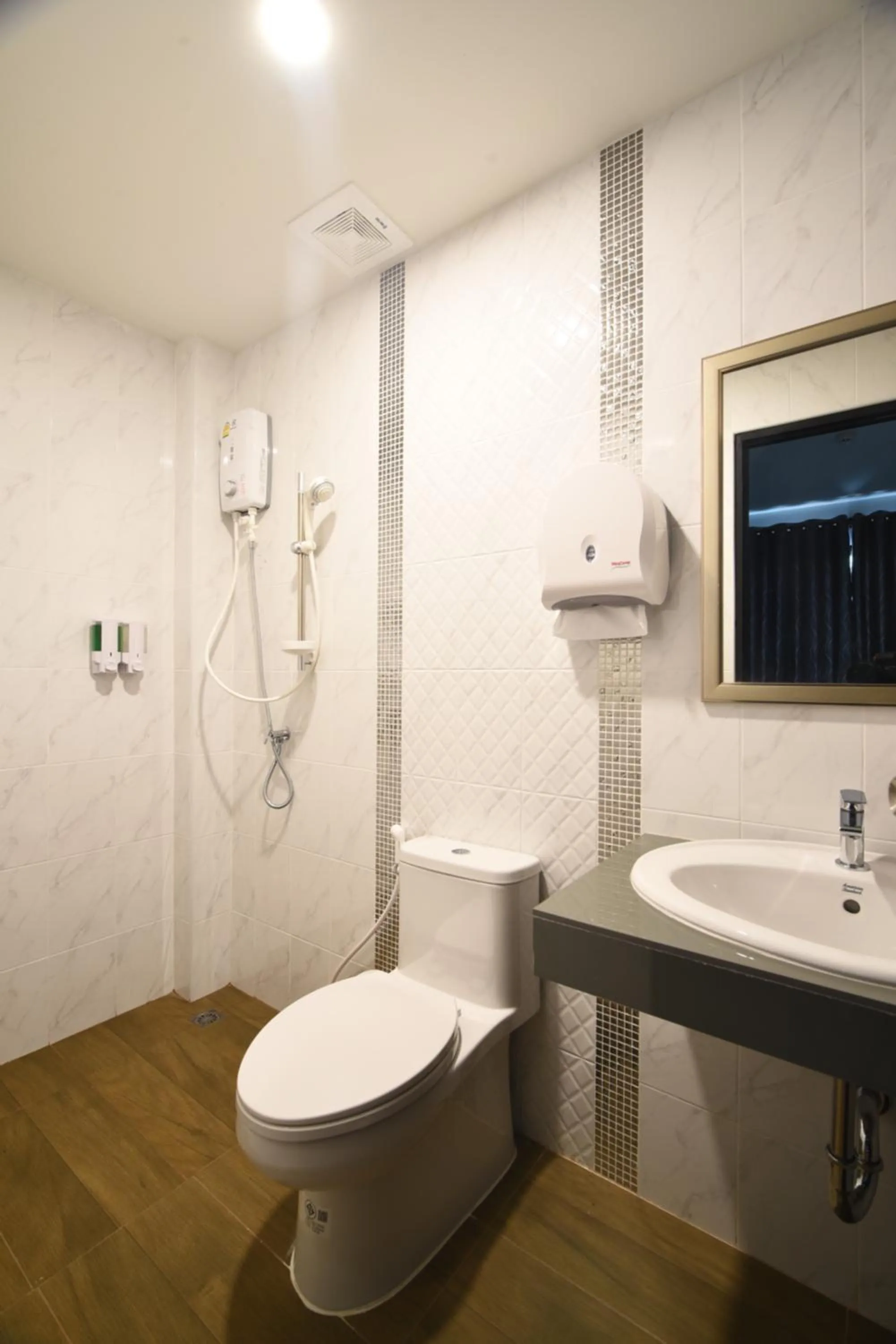 Bathroom in KOKO Party Hostel 18-40